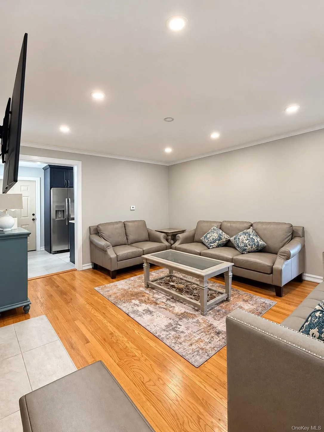 2 Oak Drive, North Hempstead, NY, 4 Bedrooms Bedrooms, 6 Rooms Rooms,2 BathroomsBathrooms,Residential,For Rent,Oak,0,1062603 2 Oak Drive, North Hempstead, NY, 4 Bedrooms Bedrooms, 6 Rooms Rooms,2 BathroomsBathrooms,Residential,For Rent,Oak,0,1062603