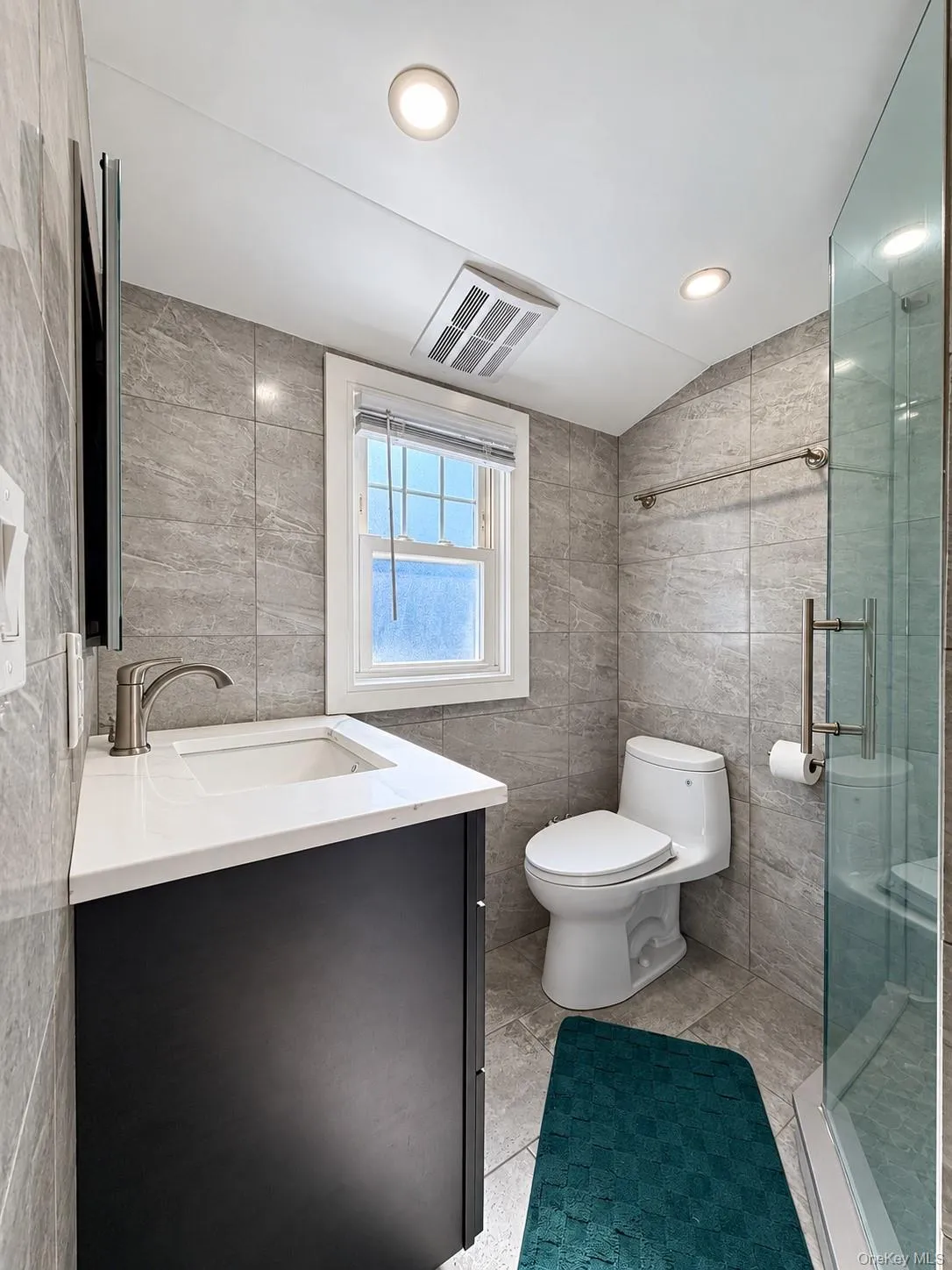 2 Oak Drive, North Hempstead, NY, 4 Bedrooms Bedrooms, 6 Rooms Rooms,2 BathroomsBathrooms,Residential,For Rent,Oak,0,1062603 2 Oak Drive, North Hempstead, NY, 4 Bedrooms Bedrooms, 6 Rooms Rooms,2 BathroomsBathrooms,Residential,For Rent,Oak,0,1062603