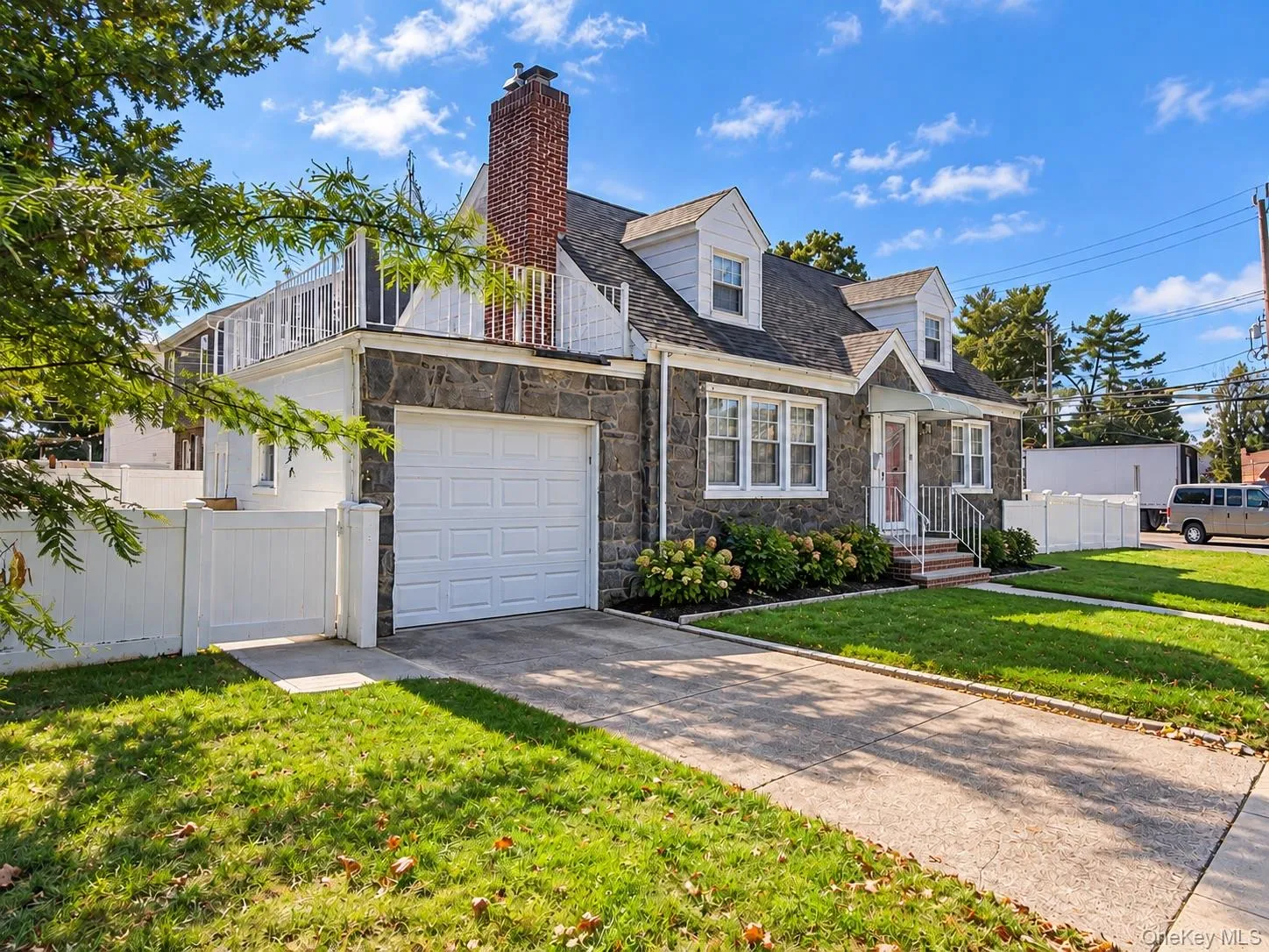 2 Oak Drive, North Hempstead, NY, 4 Bedrooms Bedrooms, 6 Rooms Rooms,2 BathroomsBathrooms,Residential,For Rent,Oak,0,1062603 2 Oak Drive, North Hempstead, NY, 4 Bedrooms Bedrooms, 6 Rooms Rooms,2 BathroomsBathrooms,Residential,For Rent,Oak,0,1062603