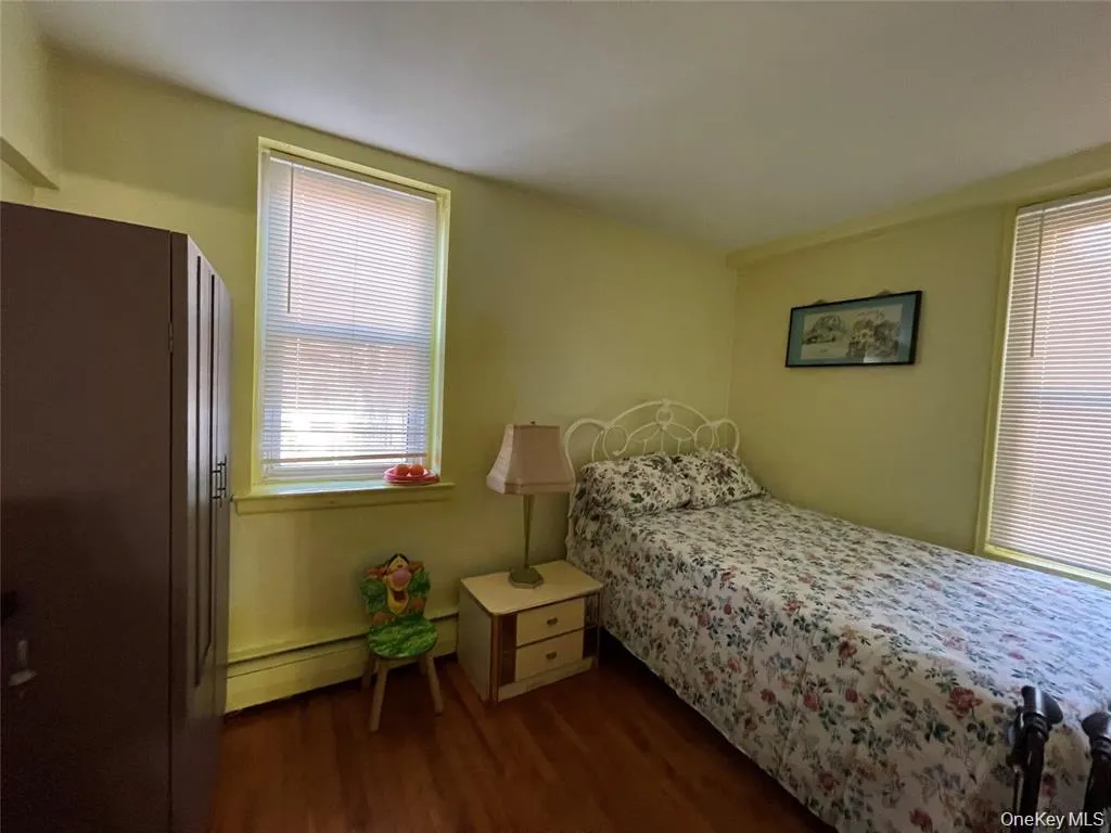 42-42 Colden Street, New York, NY, 1 Bedroom Bedrooms, 5 Rooms Rooms,1 BathroomBathrooms,Residential,For Rent,Colden,0,1062607 42-42 Colden Street, New York, NY, 1 Bedroom Bedrooms, 5 Rooms Rooms,1 BathroomBathrooms,Residential,For Rent,Colden,0,1062607