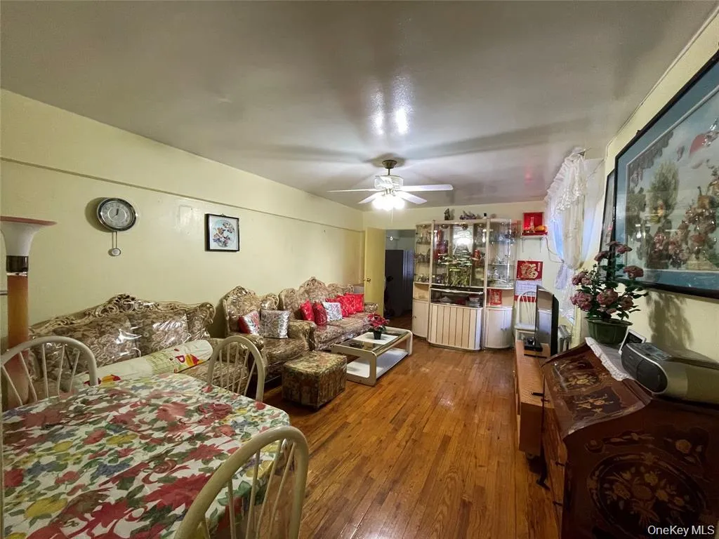 42-42 Colden Street, New York, NY, 1 Bedroom Bedrooms, 5 Rooms Rooms,1 BathroomBathrooms,Residential,For Rent,Colden,0,1062607 42-42 Colden Street, New York, NY, 1 Bedroom Bedrooms, 5 Rooms Rooms,1 BathroomBathrooms,Residential,For Rent,Colden,0,1062607
