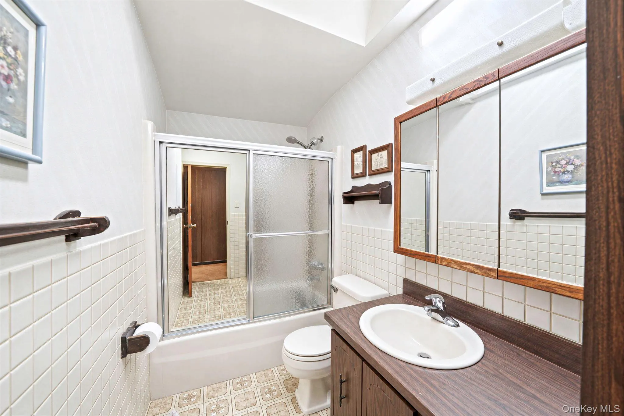 54 Mount Sinai Coram Road, Brookhaven, NY, 3 Bedrooms Bedrooms, 7 Rooms Rooms,1 BathroomBathrooms,Residential,For Rent,Mount Sinai Coram,0,1062612 54 Mount Sinai Coram Road, Brookhaven, NY, 3 Bedrooms Bedrooms, 7 Rooms Rooms,1 BathroomBathrooms,Residential,For Rent,Mount Sinai Coram,0,1062612