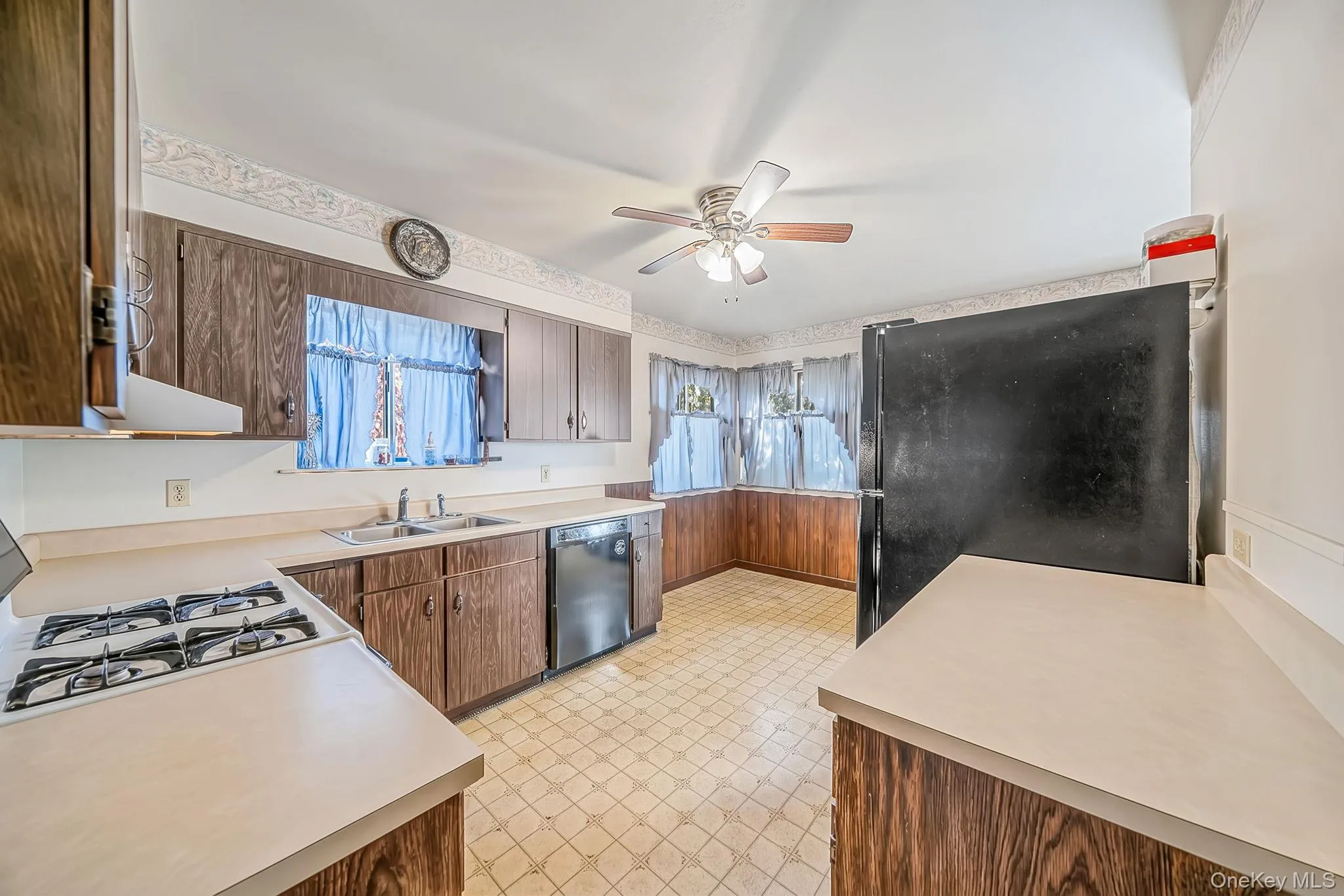 54 Mount Sinai Coram Road, Brookhaven, NY, 3 Bedrooms Bedrooms, 7 Rooms Rooms,1 BathroomBathrooms,Residential,For Rent,Mount Sinai Coram,0,1062612 54 Mount Sinai Coram Road, Brookhaven, NY, 3 Bedrooms Bedrooms, 7 Rooms Rooms,1 BathroomBathrooms,Residential,For Rent,Mount Sinai Coram,0,1062612
