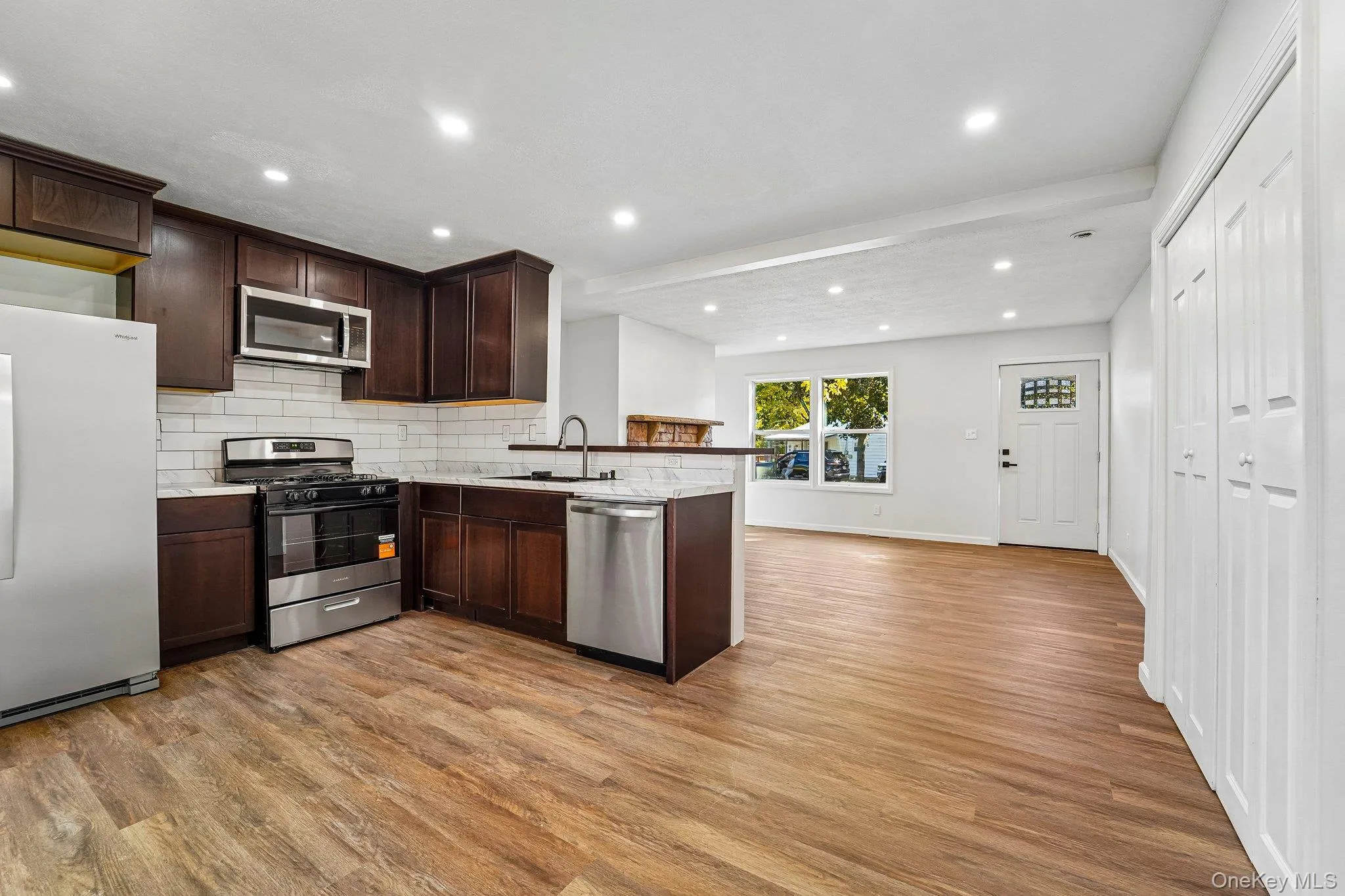 5 Sayer Lane, Wallkill, NY, 3 Bedrooms Bedrooms, 7 Rooms Rooms,2 BathroomsBathrooms,Residential,For Rent,Sayer,0,1062620 5 Sayer Lane, Wallkill, NY, 3 Bedrooms Bedrooms, 7 Rooms Rooms,2 BathroomsBathrooms,Residential,For Rent,Sayer,0,1062620