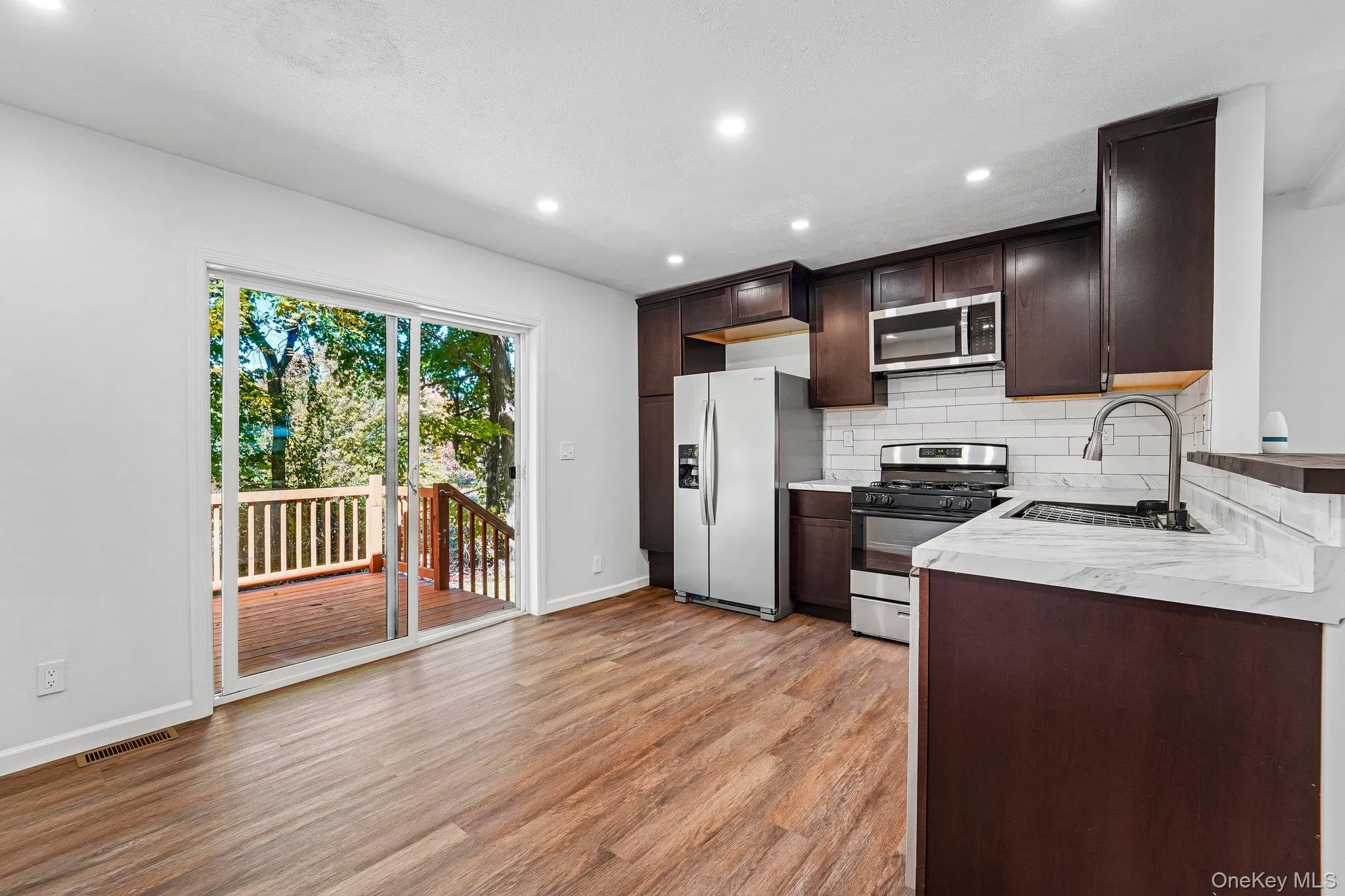 5 Sayer Lane, Wallkill, NY, 3 Bedrooms Bedrooms, 7 Rooms Rooms,2 BathroomsBathrooms,Residential,For Rent,Sayer,0,1062620 5 Sayer Lane, Wallkill, NY, 3 Bedrooms Bedrooms, 7 Rooms Rooms,2 BathroomsBathrooms,Residential,For Rent,Sayer,0,1062620