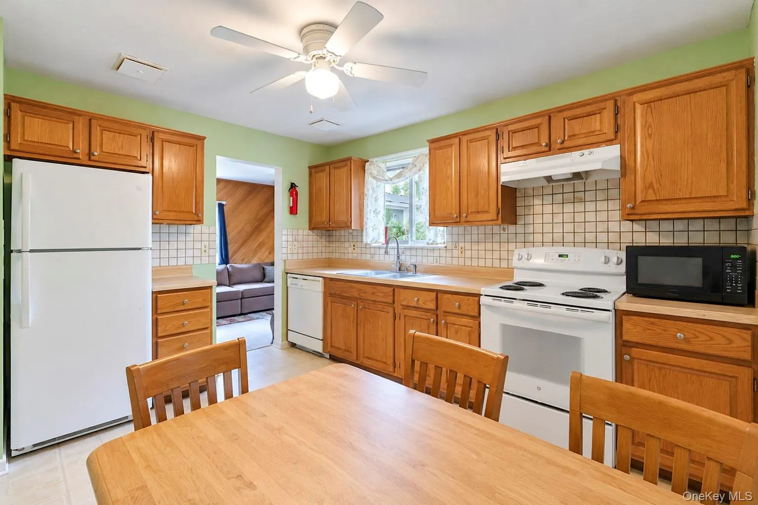 33 Oak Forest Drive, Islip, NY, 4 Bedrooms Bedrooms, 8 Rooms Rooms,2 BathroomsBathrooms,Residential,For Rent,Oak Forest,0,1062626 33 Oak Forest Drive, Islip, NY, 4 Bedrooms Bedrooms, 8 Rooms Rooms,2 BathroomsBathrooms,Residential,For Rent,Oak Forest,0,1062626