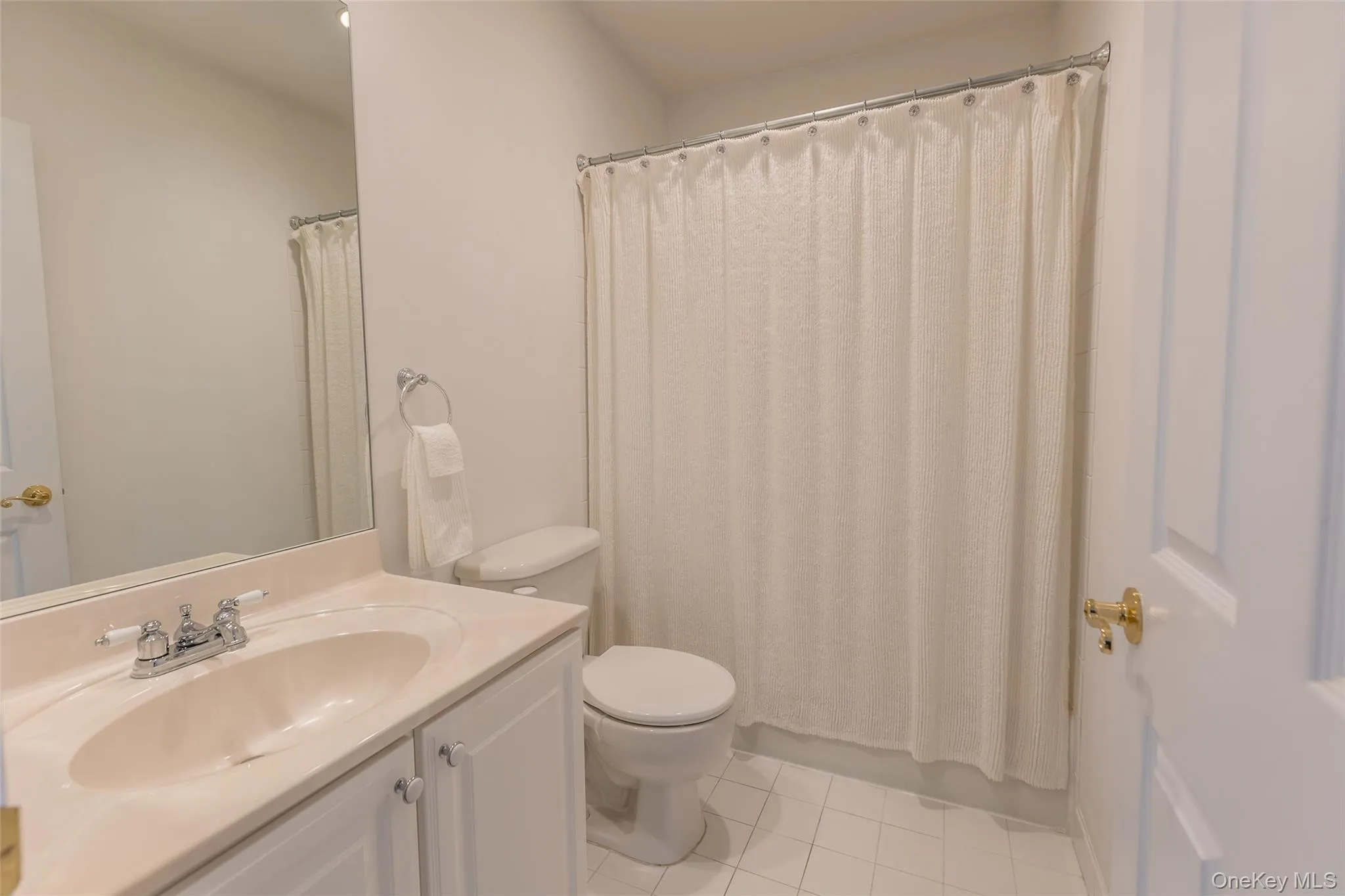 29 Madison Circle, Brookhaven, NY, 2 Bedrooms Bedrooms, 6 Rooms Rooms,2 BathroomsBathrooms,Residential,For Rent,Madison,0,1062649 29 Madison Circle, Brookhaven, NY, 2 Bedrooms Bedrooms, 6 Rooms Rooms,2 BathroomsBathrooms,Residential,For Rent,Madison,0,1062649