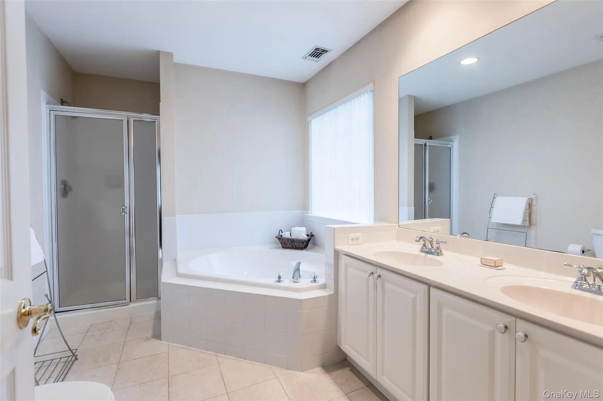 29 Madison Circle, Brookhaven, NY, 2 Bedrooms Bedrooms, 6 Rooms Rooms,2 BathroomsBathrooms,Residential,For Rent,Madison,0,1062649 29 Madison Circle, Brookhaven, NY, 2 Bedrooms Bedrooms, 6 Rooms Rooms,2 BathroomsBathrooms,Residential,For Rent,Madison,0,1062649