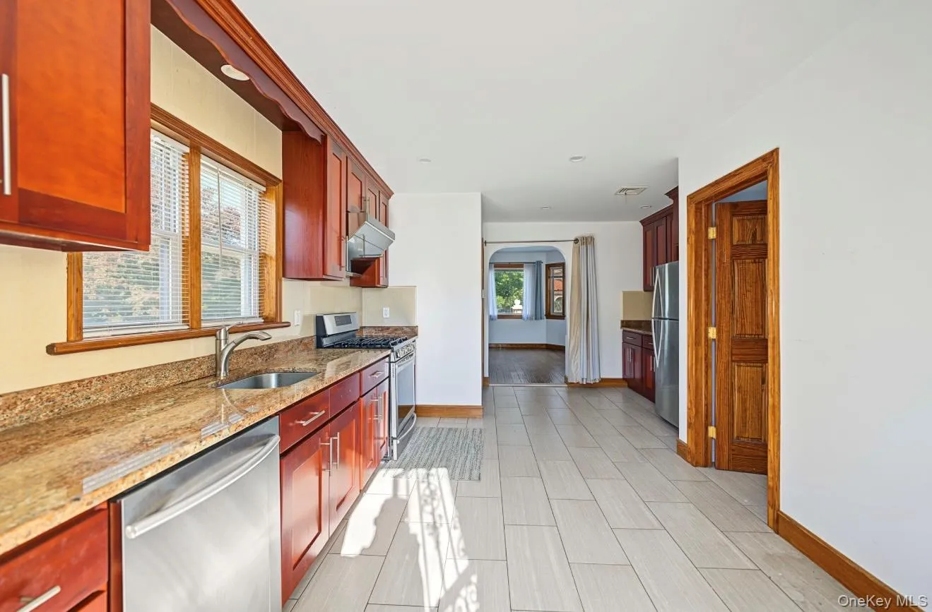 30 North Drive, New York, NY, 4 Bedrooms Bedrooms, 11 Rooms Rooms,3 BathroomsBathrooms,Residential,For Rent,North,0,1062651 30 North Drive, New York, NY, 4 Bedrooms Bedrooms, 11 Rooms Rooms,3 BathroomsBathrooms,Residential,For Rent,North,0,1062651