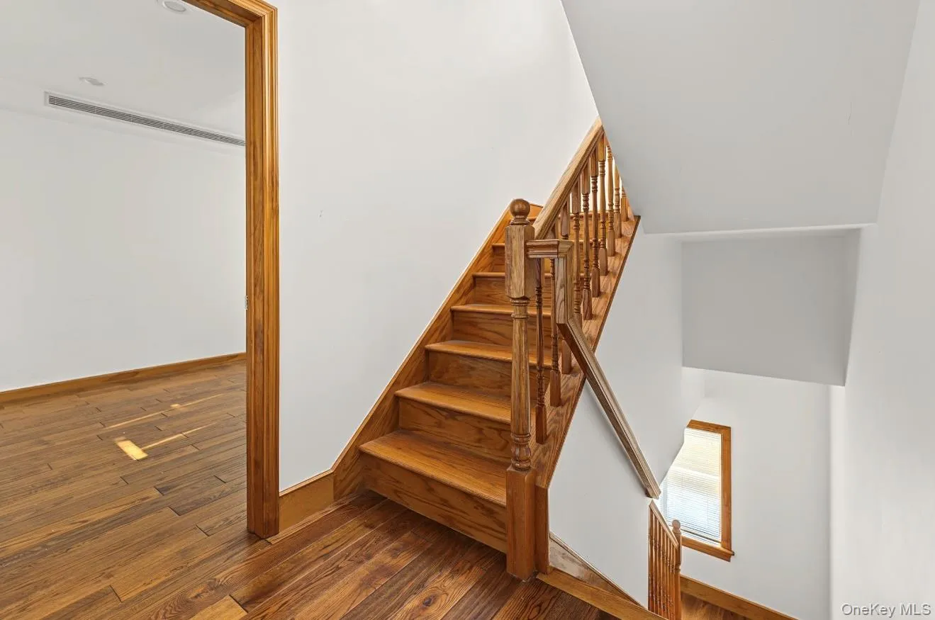 30 North Drive, New York, NY, 4 Bedrooms Bedrooms, 11 Rooms Rooms,3 BathroomsBathrooms,Residential,For Rent,North,0,1062651 30 North Drive, New York, NY, 4 Bedrooms Bedrooms, 11 Rooms Rooms,3 BathroomsBathrooms,Residential,For Rent,North,0,1062651