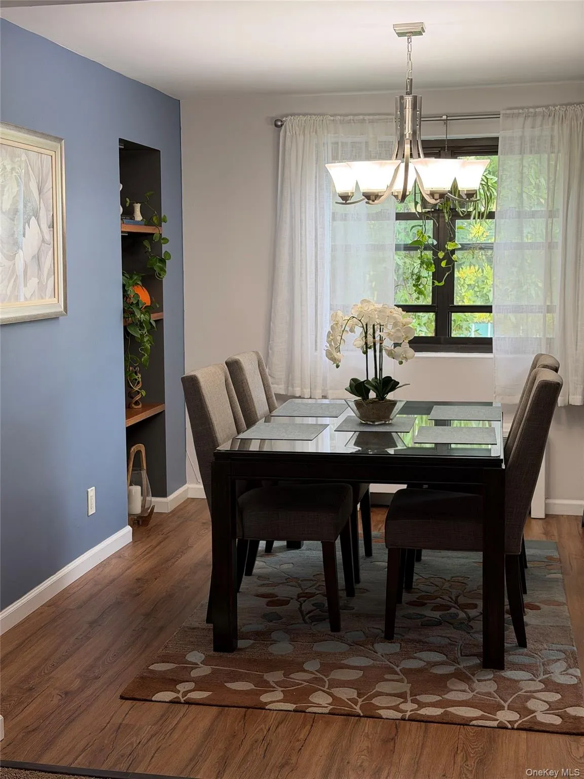 Dining Area Dining Area