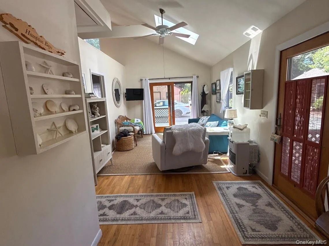 126 Lynn Avenue, Southampton, NY, 2 Bedrooms Bedrooms, 5 Rooms Rooms,1 BathroomBathrooms,Residential Lease,For Rent,Lynn,0,1062691 126 Lynn Avenue, Southampton, NY, 2 Bedrooms Bedrooms, 5 Rooms Rooms,1 BathroomBathrooms,Residential Lease,For Rent,Lynn,0,1062691