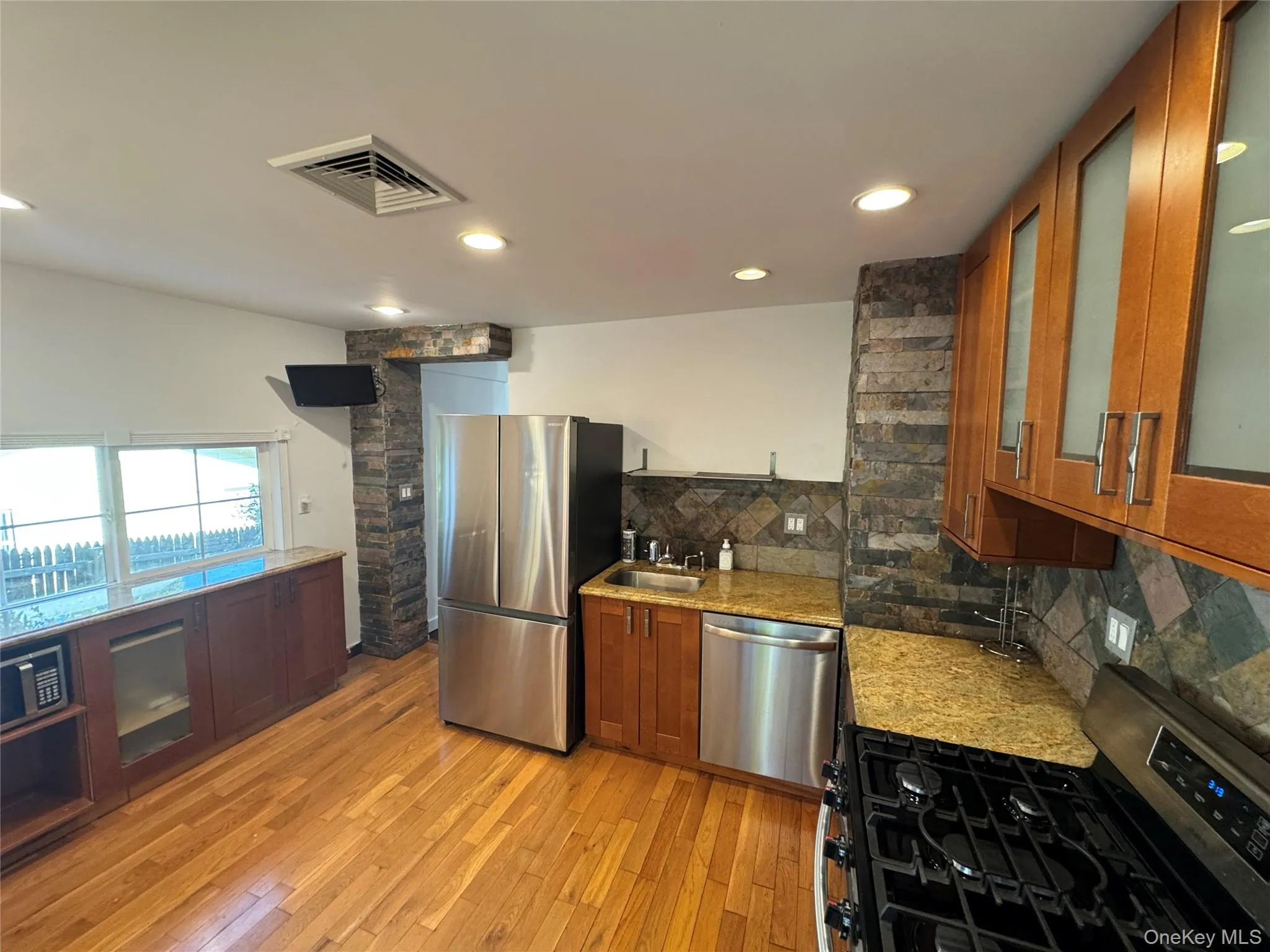 7 Warner Avenue, North Hempstead, NY, 3 Bedroom Bedrooms, 7 Room Rooms,1 BathroomBathrooms,Residential Lease,For Rent,Warner,0,1062692 7 Warner Avenue, North Hempstead, NY, 3 Bedroom Bedrooms, 7 Room Rooms,1 BathroomBathrooms,Residential Lease,For Rent,Warner,0,1062692