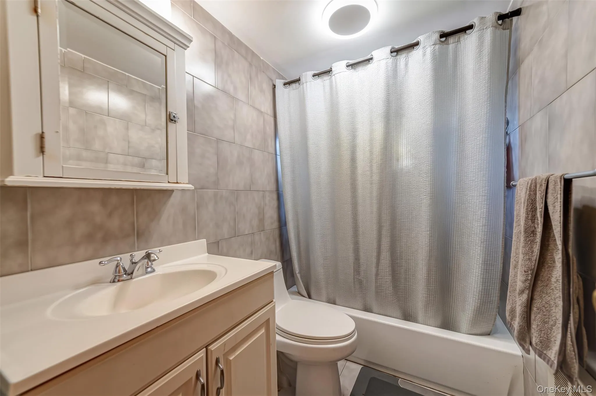 155 Wantagh Avenue, Hempstead, NY, 4 Bedrooms Bedrooms, 7 Rooms Rooms,2 BathroomsBathrooms,Residential,For Rent,Wantagh,0,1062695 155 Wantagh Avenue, Hempstead, NY, 4 Bedrooms Bedrooms, 7 Rooms Rooms,2 BathroomsBathrooms,Residential,For Rent,Wantagh,0,1062695