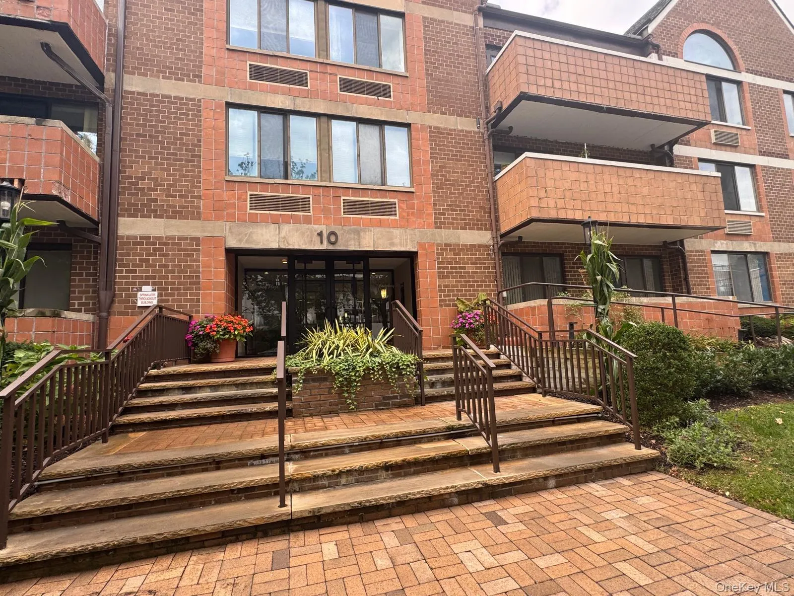 10 Canterbury Road, North Hempstead, NY, 1 Bedroom Bedrooms, 4 Rooms Rooms,1 BathroomBathrooms,Residential,For Rent,Canterbury,0,1062696 10 Canterbury Road, North Hempstead, NY, 1 Bedroom Bedrooms, 4 Rooms Rooms,1 BathroomBathrooms,Residential,For Rent,Canterbury,0,1062696