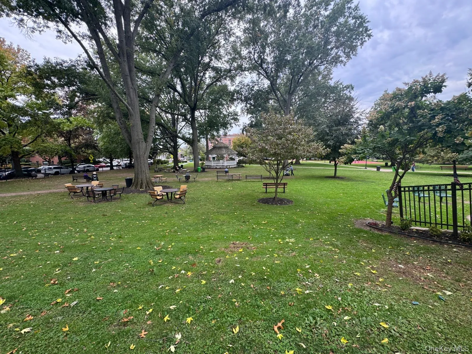 10 Canterbury Road, North Hempstead, NY, 1 Bedroom Bedrooms, 4 Rooms Rooms,1 BathroomBathrooms,Residential,For Rent,Canterbury,0,1062696 10 Canterbury Road, North Hempstead, NY, 1 Bedroom Bedrooms, 4 Rooms Rooms,1 BathroomBathrooms,Residential,For Rent,Canterbury,0,1062696