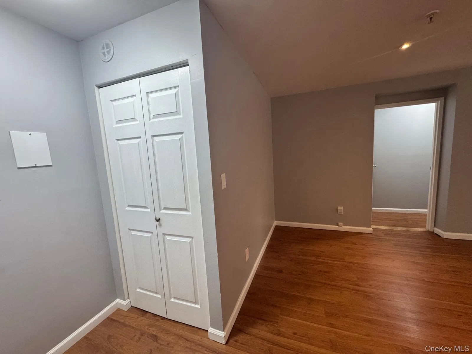10 Canterbury Road, North Hempstead, NY, 1 Bedroom Bedrooms, 4 Rooms Rooms,1 BathroomBathrooms,Residential,For Rent,Canterbury,0,1062696 10 Canterbury Road, North Hempstead, NY, 1 Bedroom Bedrooms, 4 Rooms Rooms,1 BathroomBathrooms,Residential,For Rent,Canterbury,0,1062696