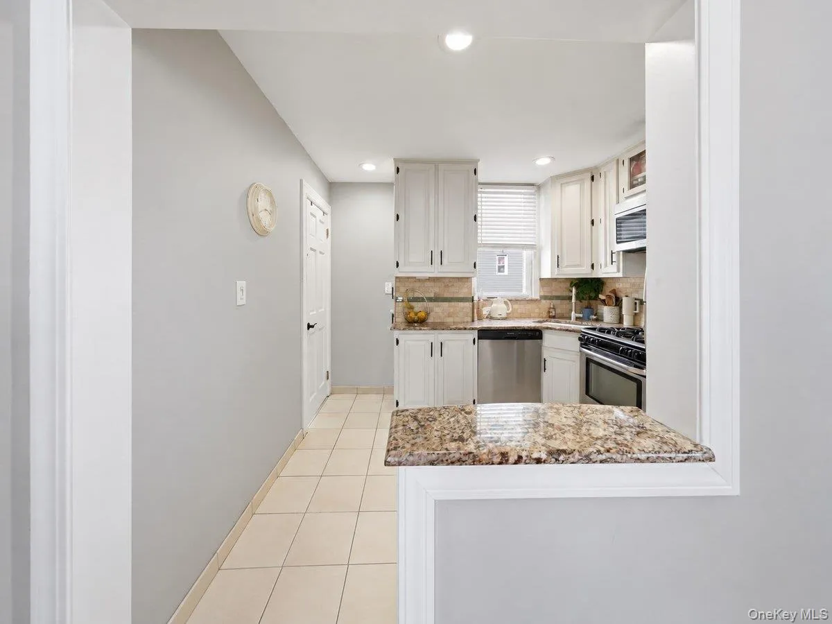 221 Edgewood Avenue, Yonkers, NY, 3 Bedrooms Bedrooms, 10 Rooms Rooms,3 BathroomsBathrooms,Residential,For Rent,Edgewood,0,1062709 221 Edgewood Avenue, Yonkers, NY, 3 Bedrooms Bedrooms, 10 Rooms Rooms,3 BathroomsBathrooms,Residential,For Rent,Edgewood,0,1062709