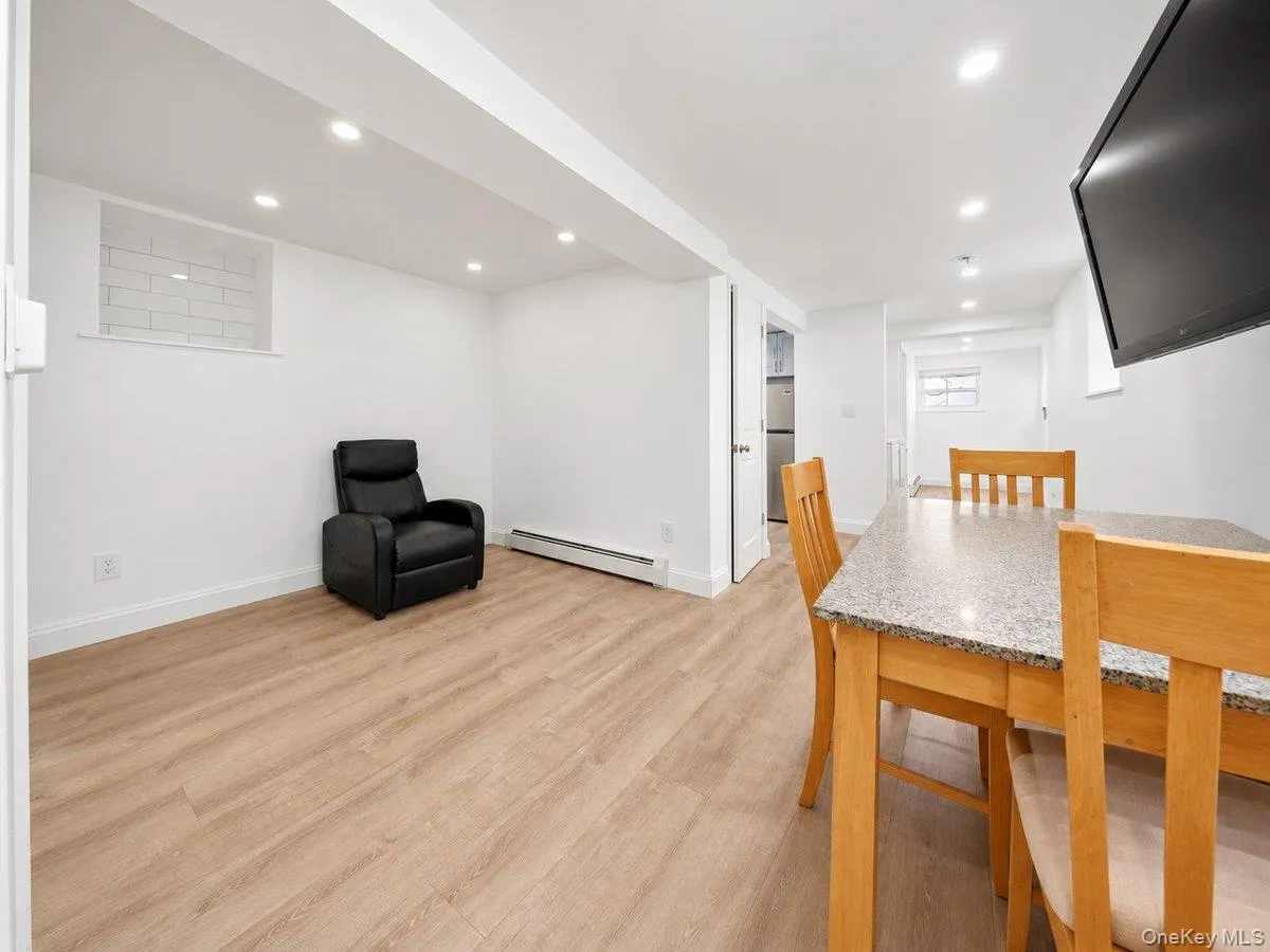 221 Edgewood Avenue, Yonkers, NY, 3 Bedrooms Bedrooms, 10 Rooms Rooms,3 BathroomsBathrooms,Residential,For Rent,Edgewood,0,1062709 221 Edgewood Avenue, Yonkers, NY, 3 Bedrooms Bedrooms, 10 Rooms Rooms,3 BathroomsBathrooms,Residential,For Rent,Edgewood,0,1062709