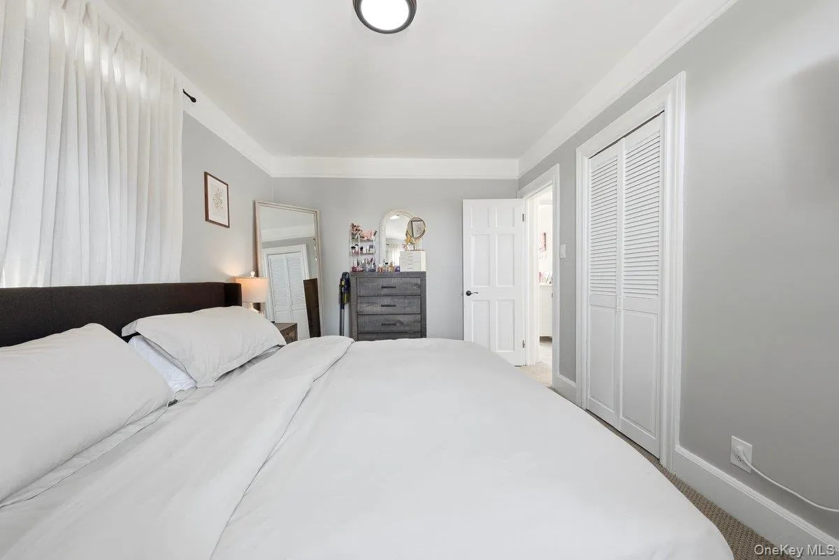221 Edgewood Avenue, Yonkers, NY, 3 Bedrooms Bedrooms, 10 Rooms Rooms,3 BathroomsBathrooms,Residential,For Rent,Edgewood,0,1062709 221 Edgewood Avenue, Yonkers, NY, 3 Bedrooms Bedrooms, 10 Rooms Rooms,3 BathroomsBathrooms,Residential,For Rent,Edgewood,0,1062709