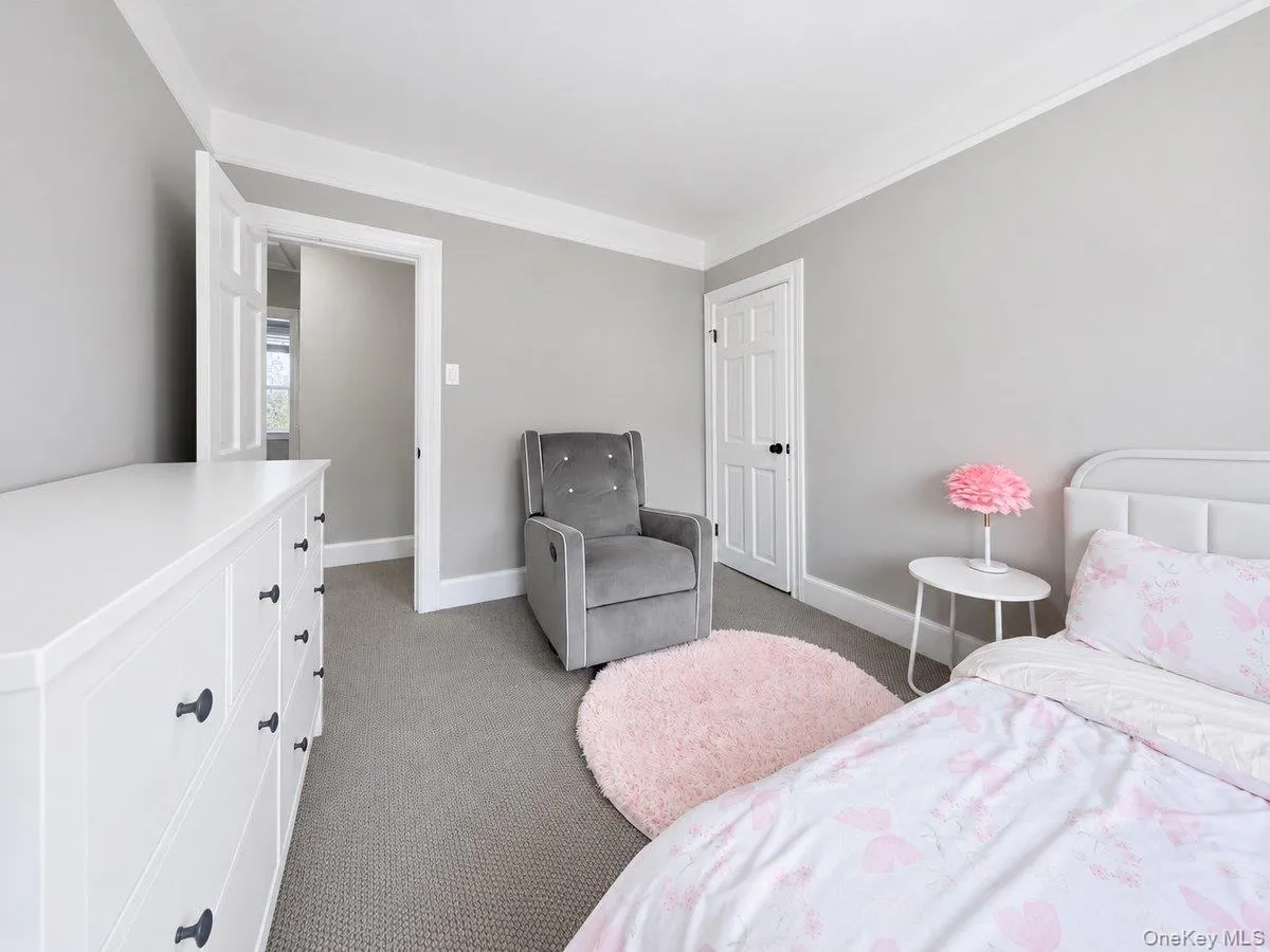 221 Edgewood Avenue, Yonkers, NY, 3 Bedrooms Bedrooms, 10 Rooms Rooms,3 BathroomsBathrooms,Residential,For Rent,Edgewood,0,1062709 221 Edgewood Avenue, Yonkers, NY, 3 Bedrooms Bedrooms, 10 Rooms Rooms,3 BathroomsBathrooms,Residential,For Rent,Edgewood,0,1062709