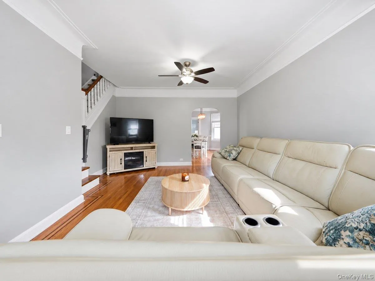 221 Edgewood Avenue, Yonkers, NY, 3 Bedrooms Bedrooms, 10 Rooms Rooms,3 BathroomsBathrooms,Residential,For Rent,Edgewood,0,1062709 221 Edgewood Avenue, Yonkers, NY, 3 Bedrooms Bedrooms, 10 Rooms Rooms,3 BathroomsBathrooms,Residential,For Rent,Edgewood,0,1062709