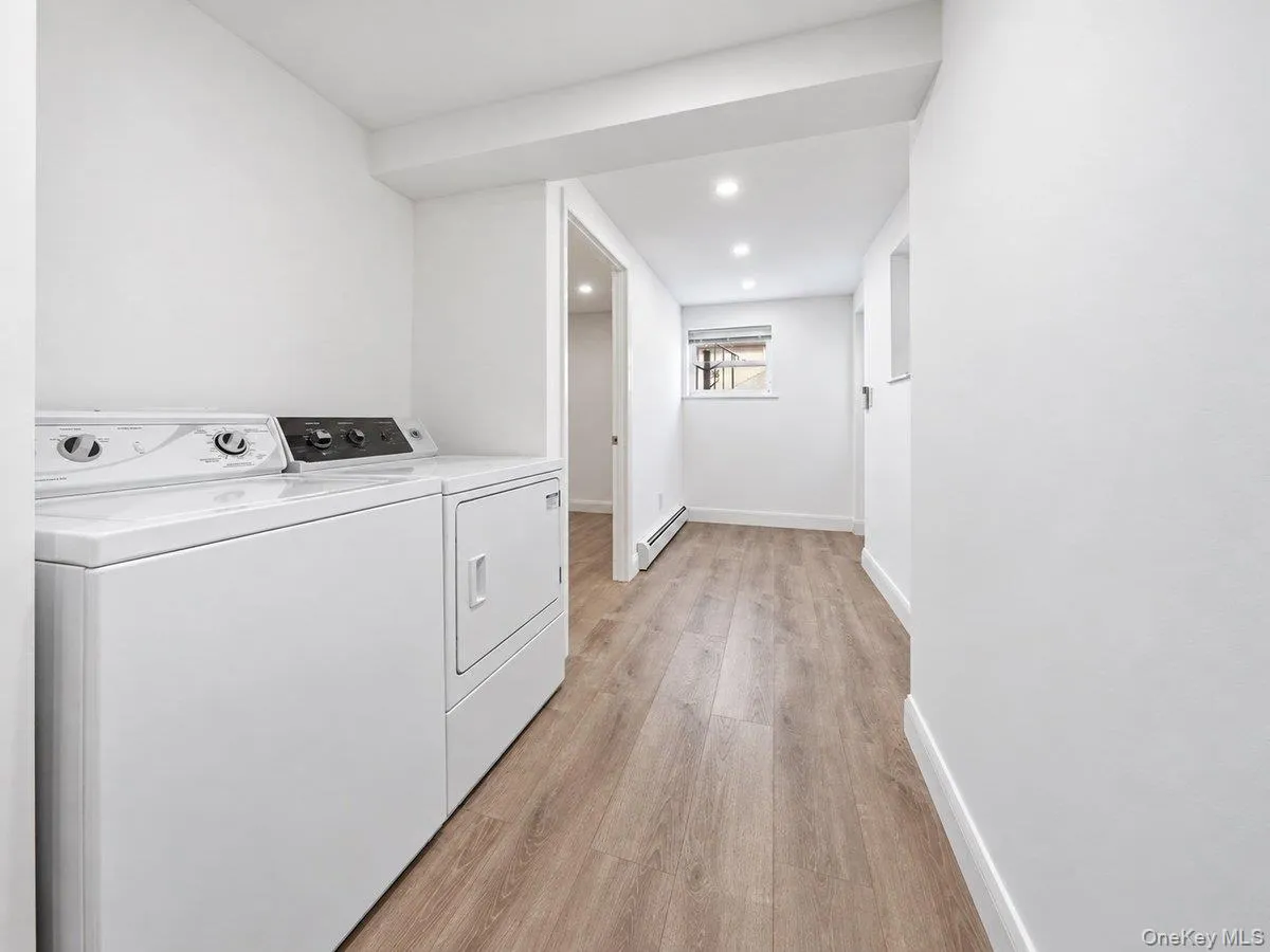 221 Edgewood Avenue, Yonkers, NY, 3 Bedrooms Bedrooms, 10 Rooms Rooms,3 BathroomsBathrooms,Residential,For Rent,Edgewood,0,1062709 221 Edgewood Avenue, Yonkers, NY, 3 Bedrooms Bedrooms, 10 Rooms Rooms,3 BathroomsBathrooms,Residential,For Rent,Edgewood,0,1062709
