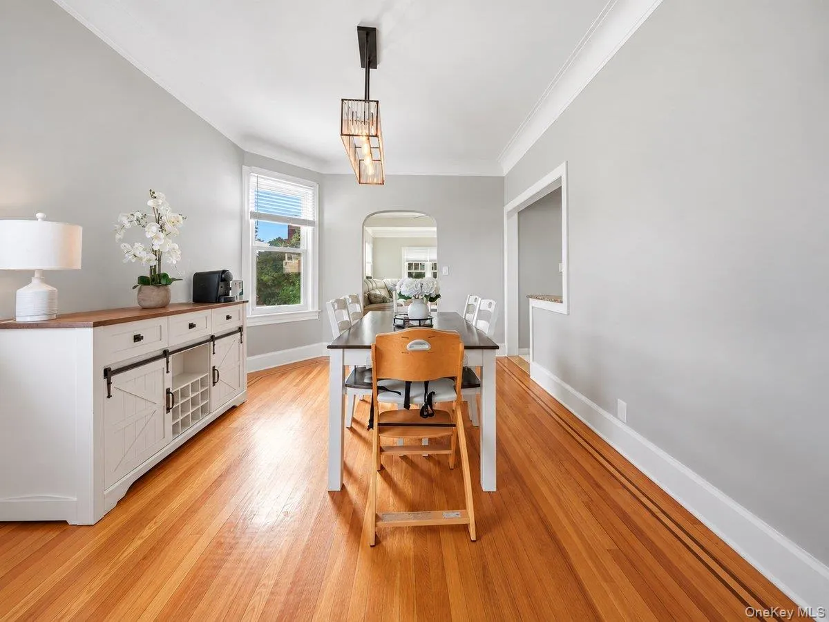 221 Edgewood Avenue, Yonkers, NY, 3 Bedrooms Bedrooms, 10 Rooms Rooms,3 BathroomsBathrooms,Residential,For Rent,Edgewood,0,1062709 221 Edgewood Avenue, Yonkers, NY, 3 Bedrooms Bedrooms, 10 Rooms Rooms,3 BathroomsBathrooms,Residential,For Rent,Edgewood,0,1062709