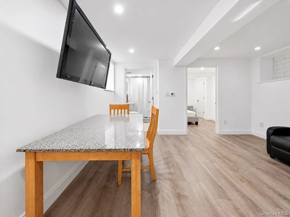221 Edgewood Avenue, Yonkers, NY, 3 Bedrooms Bedrooms, 10 Rooms Rooms,3 BathroomsBathrooms,Residential,For Rent,Edgewood,0,1062709 221 Edgewood Avenue, Yonkers, NY, 3 Bedrooms Bedrooms, 10 Rooms Rooms,3 BathroomsBathrooms,Residential,For Rent,Edgewood,0,1062709
