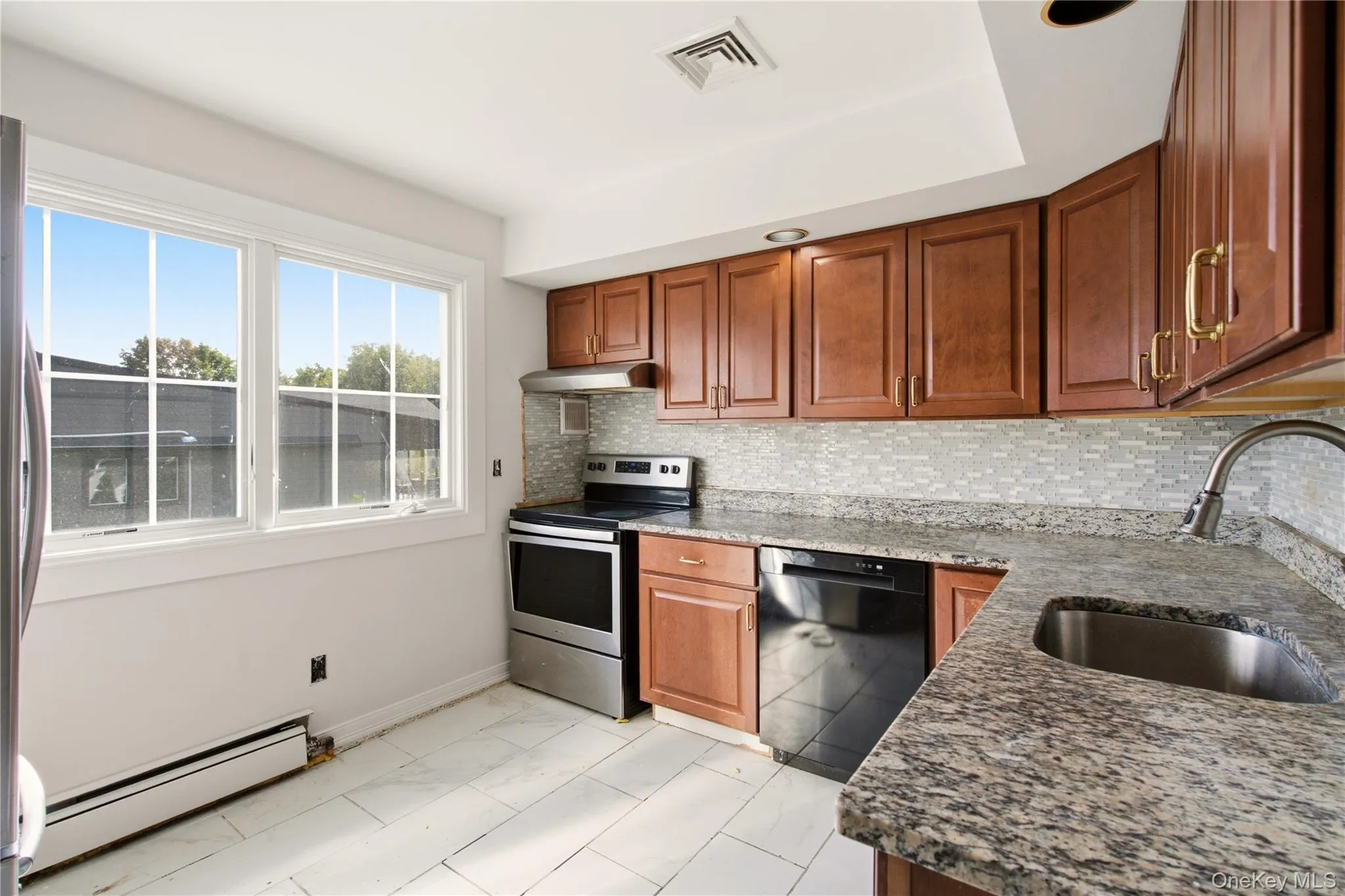 171 Oakfield Avenue, Huntington, NY, 4 Bedroom Bedrooms, 10 Room Rooms,2 BathroomBathrooms,Residential Lease,For Rent,Oakfield,0,1062710 171 Oakfield Avenue, Huntington, NY, 4 Bedroom Bedrooms, 10 Room Rooms,2 BathroomBathrooms,Residential Lease,For Rent,Oakfield,0,1062710