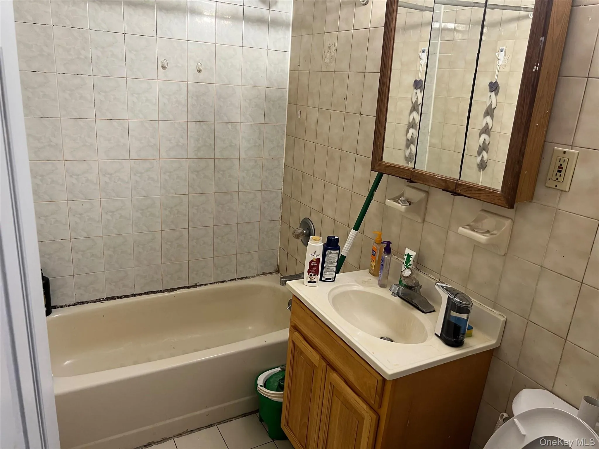 69-16 38 Avenue, New York, NY, 4 Bedroom Bedrooms, 8 Room Rooms,2 BathroomBathrooms,Residential Lease,For Rent,38,0,1062713 69-16 38 Avenue, New York, NY, 4 Bedroom Bedrooms, 8 Room Rooms,2 BathroomBathrooms,Residential Lease,For Rent,38,0,1062713