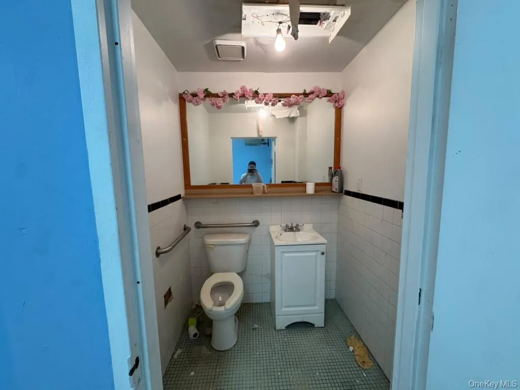 94-17 Astoria Blvd, New York, NY, ,Commercial Lease,For Rent,Astoria Blvd,0,1062720 94-17 Astoria Blvd, New York, NY, ,Commercial Lease,For Rent,Astoria Blvd,0,1062720