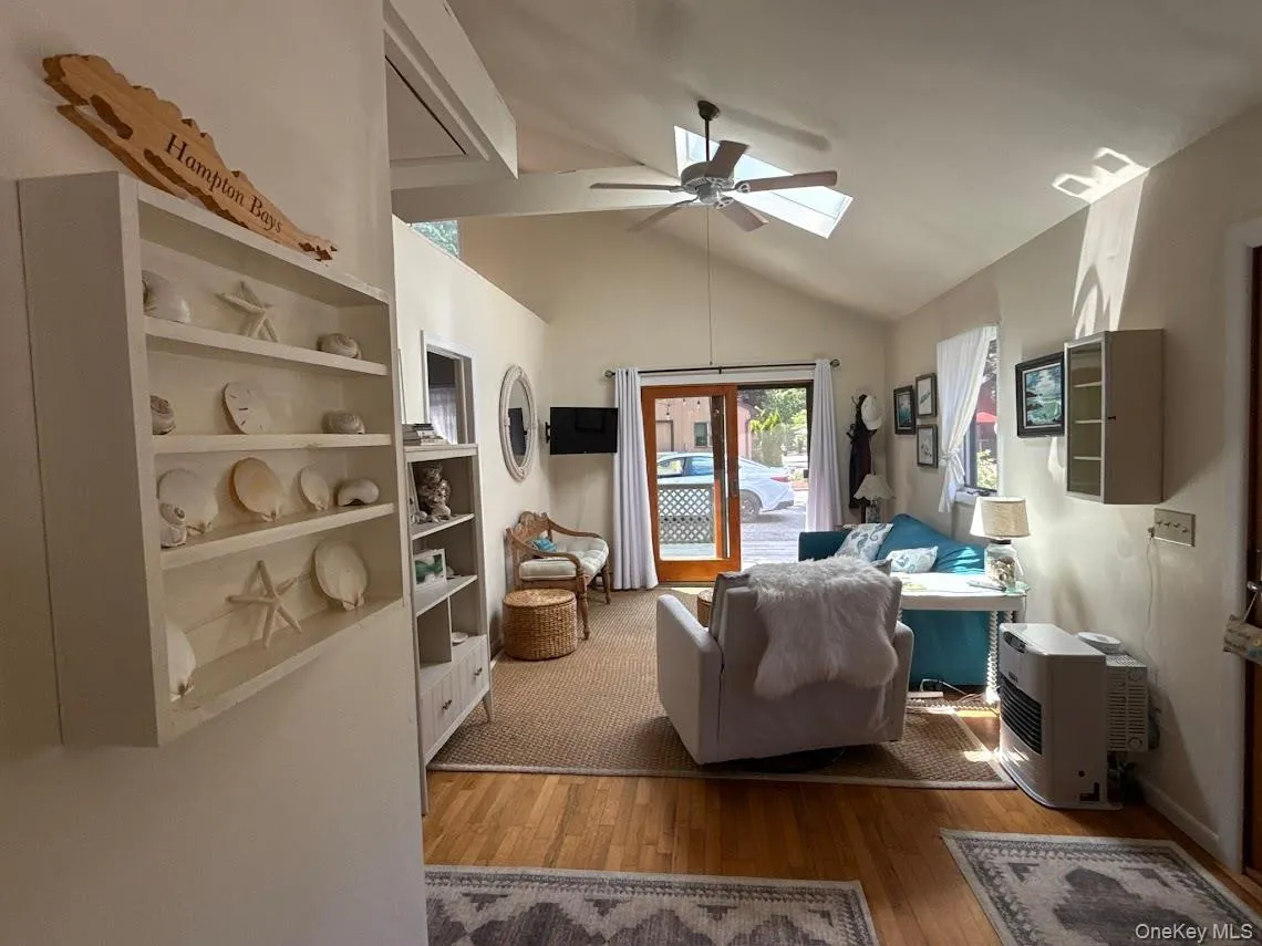 126 Lynn Avenue, Southampton, NY, 2 Bedrooms Bedrooms, 4 Rooms Rooms,1 BathroomBathrooms,Residential Lease,For Rent,Lynn,0,1062721 126 Lynn Avenue, Southampton, NY, 2 Bedrooms Bedrooms, 4 Rooms Rooms,1 BathroomBathrooms,Residential Lease,For Rent,Lynn,0,1062721