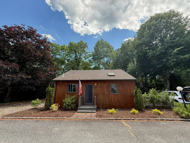 126 Lynn Avenue Unit 4, Southampton, New York 11946