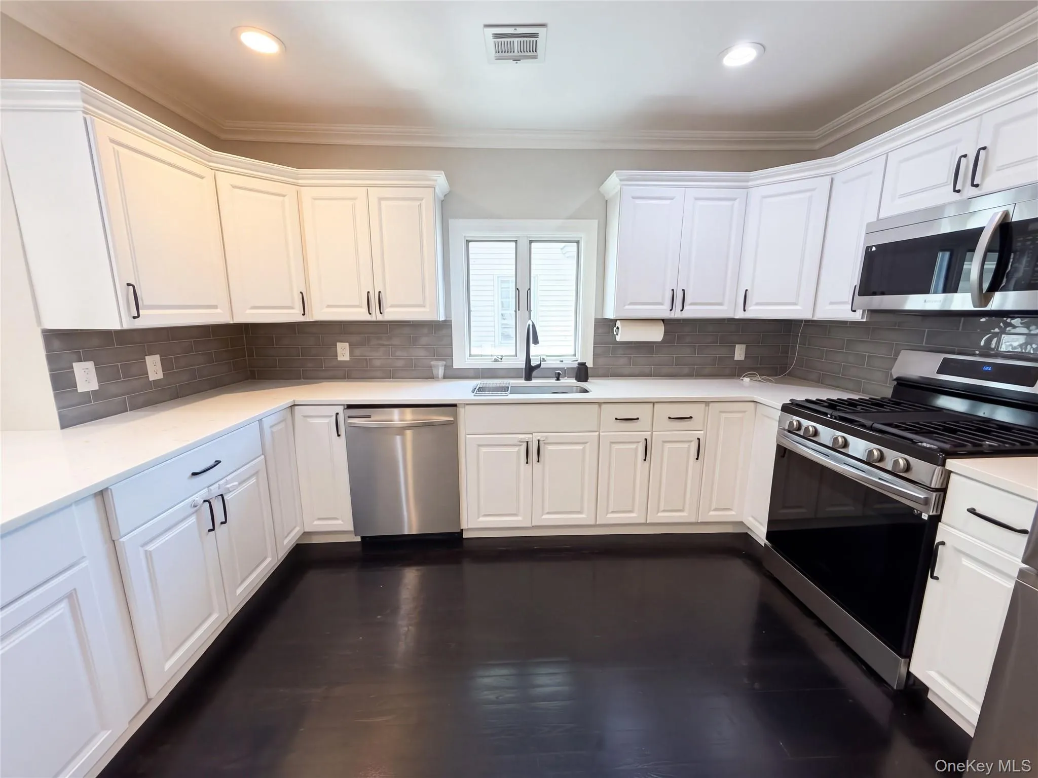 116 Clinton Avenue, Islip, NY, 4 Bedrooms Bedrooms, 11 Rooms Rooms,2 BathroomsBathrooms,Residential,For Rent,Clinton,0,1062728 116 Clinton Avenue, Islip, NY, 4 Bedrooms Bedrooms, 11 Rooms Rooms,2 BathroomsBathrooms,Residential,For Rent,Clinton,0,1062728