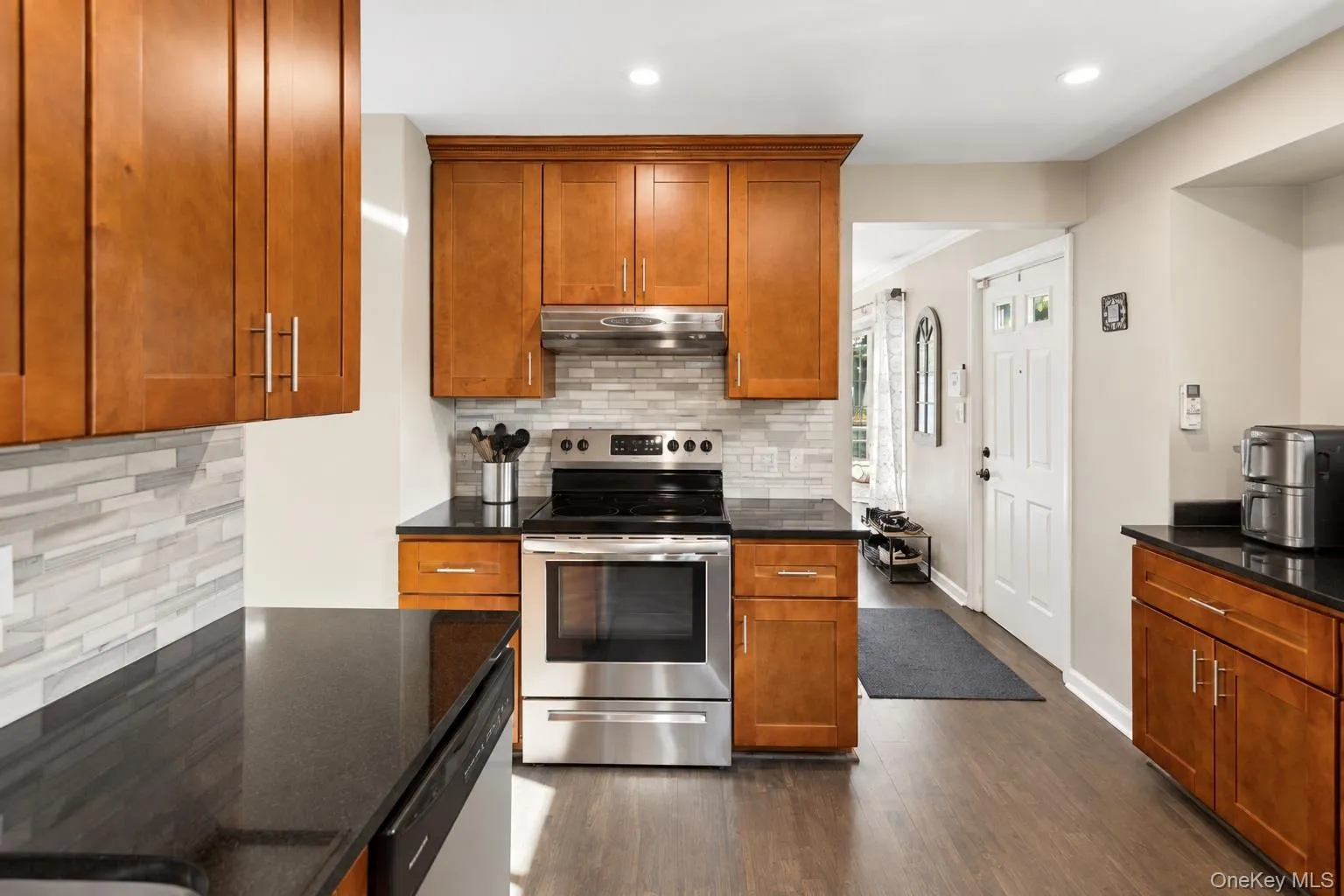 2313 Jefferson Street, Hempstead, NY, 3 Bedrooms Bedrooms, 6 Rooms Rooms,1 BathroomBathrooms,Residential,For Rent,Jefferson,0,1062752 2313 Jefferson Street, Hempstead, NY, 3 Bedrooms Bedrooms, 6 Rooms Rooms,1 BathroomBathrooms,Residential,For Rent,Jefferson,0,1062752
