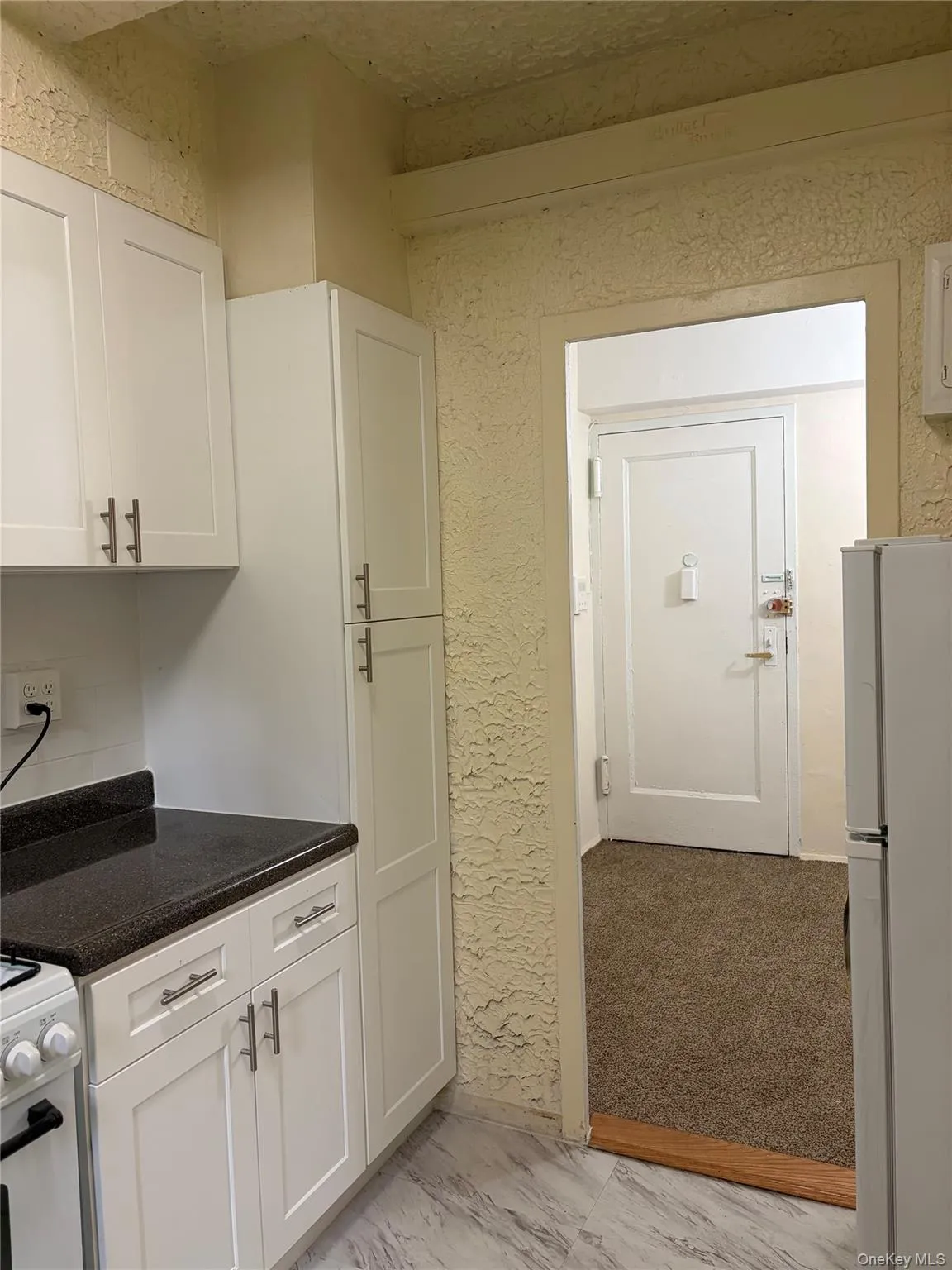 1563 Metropolitan Avenue, New York, NY, 2 Rooms Rooms,1 BathroomBathrooms,Residential,For Rent,Metropolitan,0,1062765 1563 Metropolitan Avenue, New York, NY, 2 Rooms Rooms,1 BathroomBathrooms,Residential,For Rent,Metropolitan,0,1062765