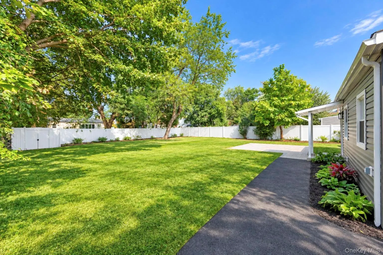 13 Patton Street, Islip, NY, 4 Bedrooms Bedrooms, 7 Rooms Rooms,2 BathroomsBathrooms,Residential,For Rent,Patton,0,1062773 13 Patton Street, Islip, NY, 4 Bedrooms Bedrooms, 7 Rooms Rooms,2 BathroomsBathrooms,Residential,For Rent,Patton,0,1062773