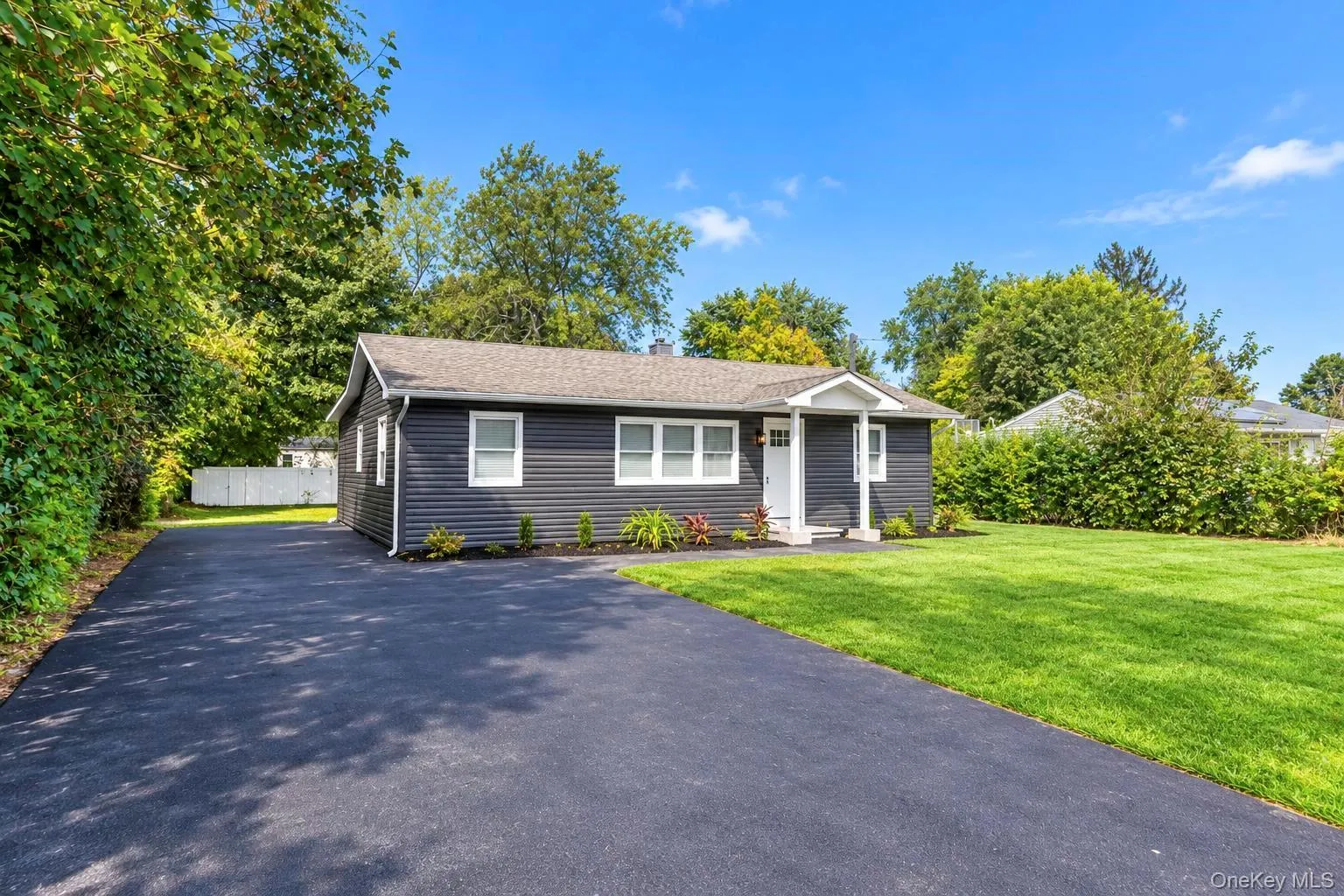 13 Patton Street, Islip, NY, 4 Bedrooms Bedrooms, 7 Rooms Rooms,2 BathroomsBathrooms,Residential,For Rent,Patton,0,1062773 13 Patton Street, Islip, NY, 4 Bedrooms Bedrooms, 7 Rooms Rooms,2 BathroomsBathrooms,Residential,For Rent,Patton,0,1062773