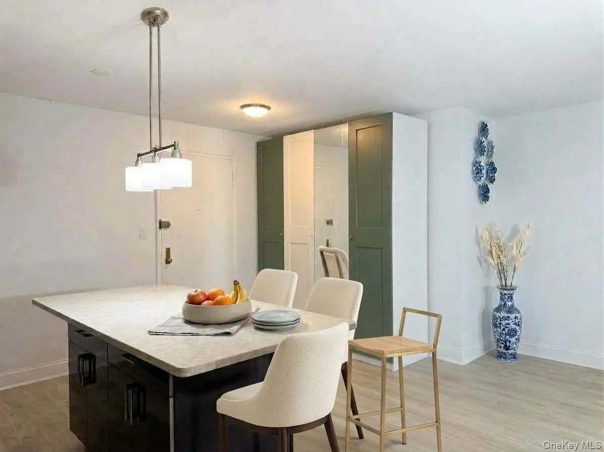 60-11 Broadway, New York, NY, 1 Bedroom Bedrooms, 3 Rooms Rooms,1 BathroomBathrooms,Residential,For Rent,Broadway,0,1062783 60-11 Broadway, New York, NY, 1 Bedroom Bedrooms, 3 Rooms Rooms,1 BathroomBathrooms,Residential,For Rent,Broadway,0,1062783