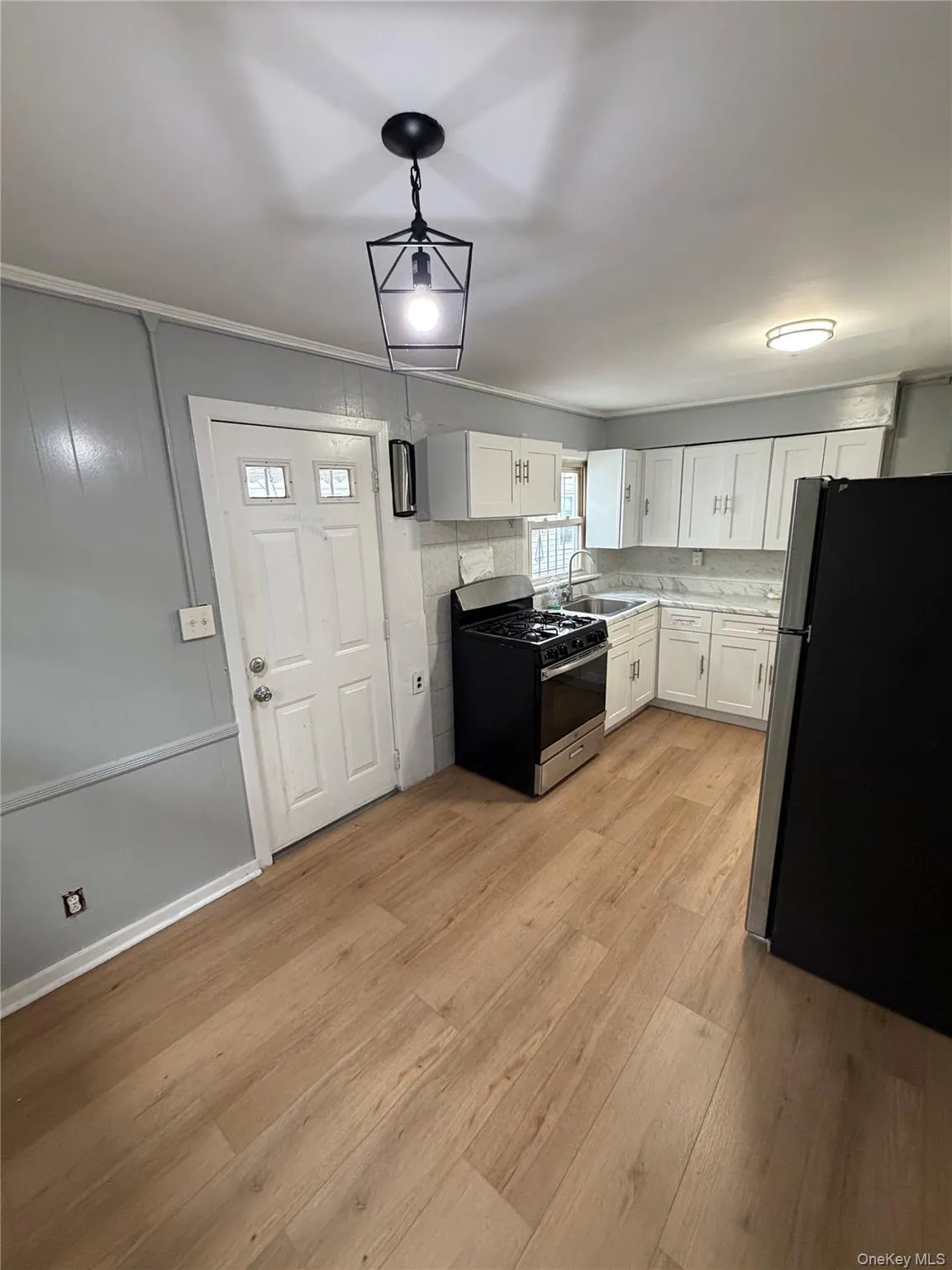 147-30 Huxley Street, New York, NY, 2 Bedroom Bedrooms, 5 Room Rooms,1 BathroomBathrooms,Residential Lease,For Rent,Huxley Street,0,1062820 147-30 Huxley Street, New York, NY, 2 Bedroom Bedrooms, 5 Room Rooms,1 BathroomBathrooms,Residential Lease,For Rent,Huxley Street,0,1062820