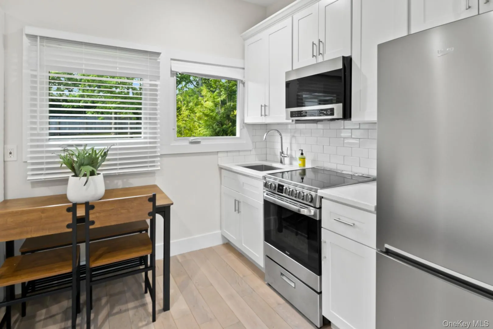 25 Peters Lane, Southampton, NY, 3 Bedrooms Bedrooms, 8 Rooms Rooms,1 BathroomBathrooms,Residential Lease,For Rent,Peters,0,1062823 25 Peters Lane, Southampton, NY, 3 Bedrooms Bedrooms, 8 Rooms Rooms,1 BathroomBathrooms,Residential Lease,For Rent,Peters,0,1062823