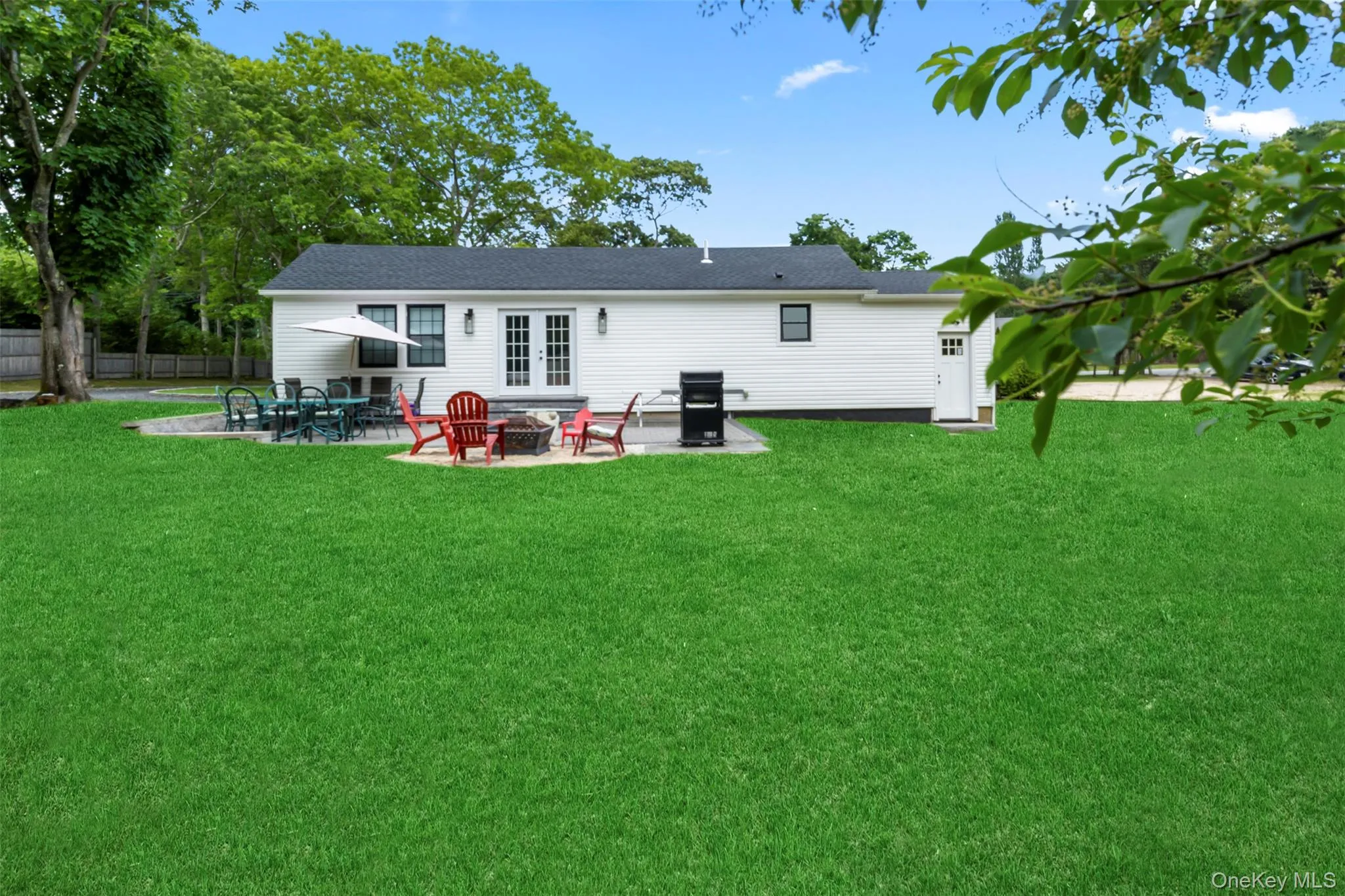 25 Peters Lane, Southampton, NY, 3 Bedrooms Bedrooms, 8 Rooms Rooms,1 BathroomBathrooms,Residential Lease,For Rent,Peters,0,1062823 25 Peters Lane, Southampton, NY, 3 Bedrooms Bedrooms, 8 Rooms Rooms,1 BathroomBathrooms,Residential Lease,For Rent,Peters,0,1062823