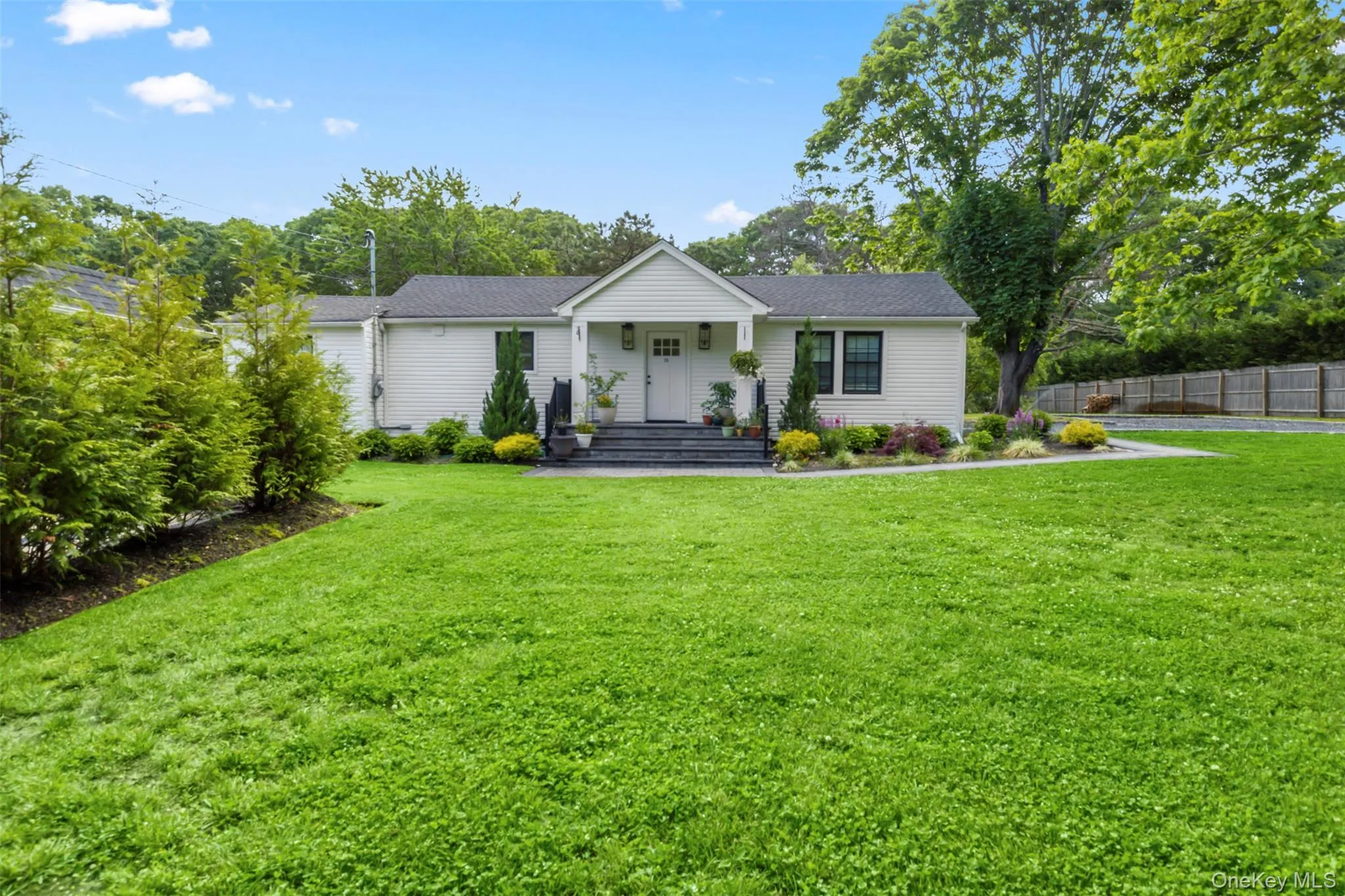 25 Peters Lane, Southampton, NY, 3 Bedrooms Bedrooms, 8 Rooms Rooms,1 BathroomBathrooms,Residential Lease,For Rent,Peters,0,1062823 25 Peters Lane, Southampton, NY, 3 Bedrooms Bedrooms, 8 Rooms Rooms,1 BathroomBathrooms,Residential Lease,For Rent,Peters,0,1062823