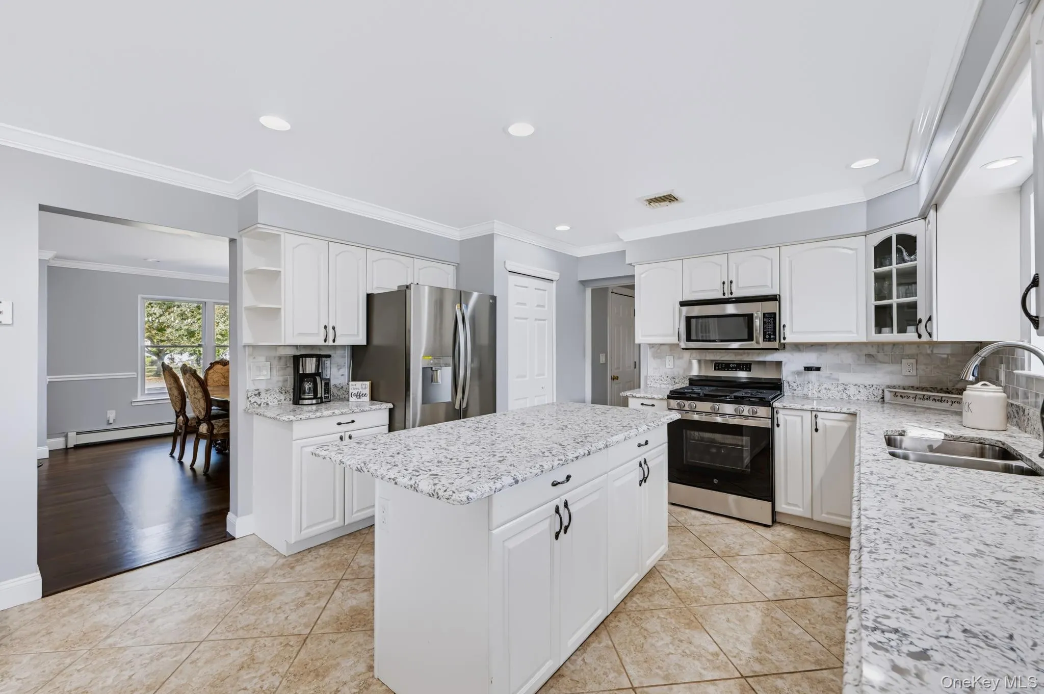 8 Brandon, Huntington, NY, 5 Bedrooms Bedrooms, 9 Rooms Rooms,2 BathroomsBathrooms,Residential,For Rent,Brandon,0,1062824 8 Brandon, Huntington, NY, 5 Bedrooms Bedrooms, 9 Rooms Rooms,2 BathroomsBathrooms,Residential,For Rent,Brandon,0,1062824