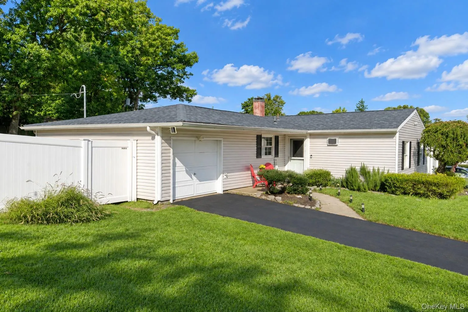 34 College Hills Drive, Brookhaven, NY, 4 Bedroom Bedrooms, 7 Room Rooms,2 BathroomBathrooms,Residential Lease,For Rent,College Hills,0,1062837 34 College Hills Drive, Brookhaven, NY, 4 Bedroom Bedrooms, 7 Room Rooms,2 BathroomBathrooms,Residential Lease,For Rent,College Hills,0,1062837