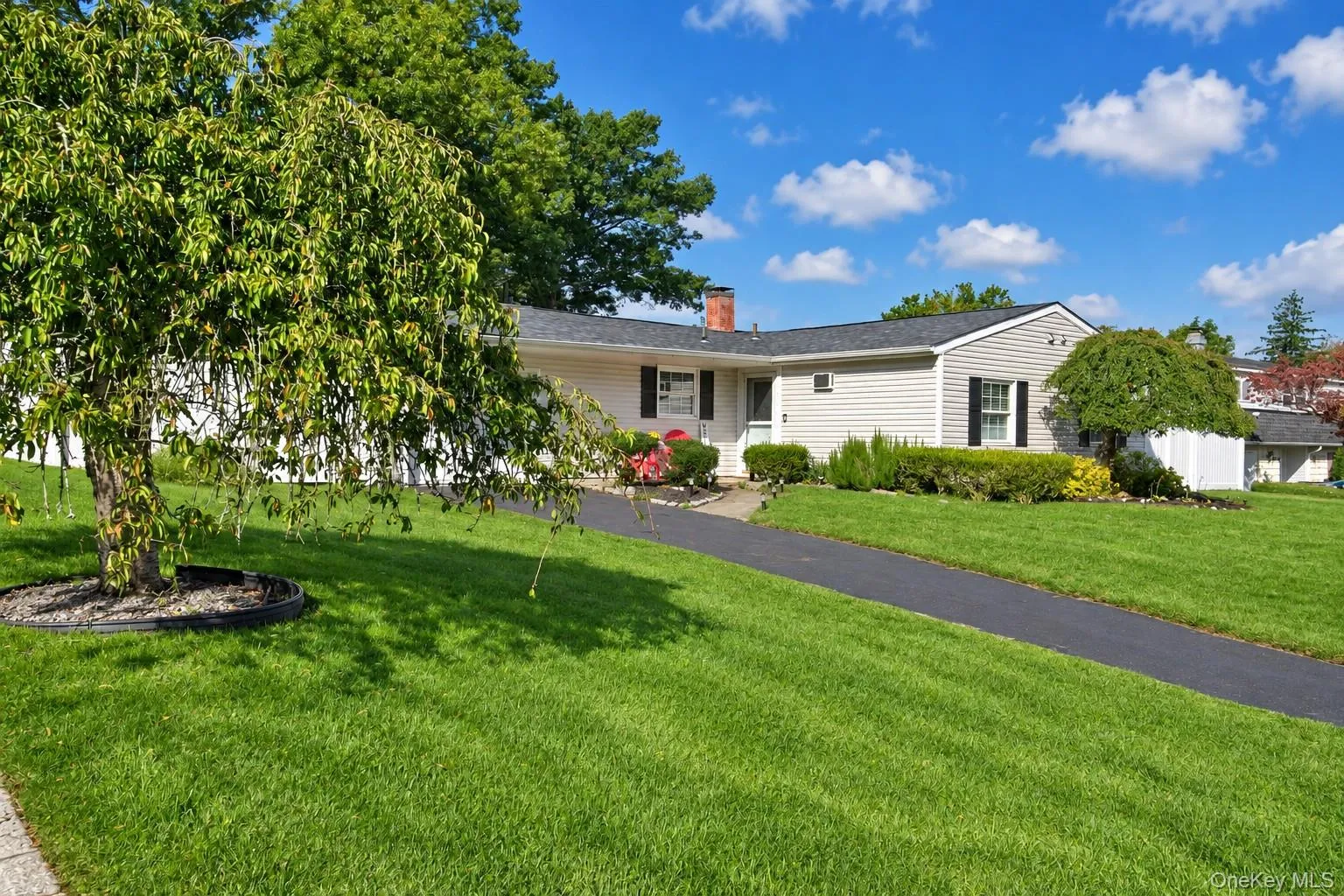 34 College Hills Drive, Brookhaven, NY, 4 Bedroom Bedrooms, 7 Room Rooms,2 BathroomBathrooms,Residential Lease,For Rent,College Hills,0,1062837 34 College Hills Drive, Brookhaven, NY, 4 Bedroom Bedrooms, 7 Room Rooms,2 BathroomBathrooms,Residential Lease,For Rent,College Hills,0,1062837