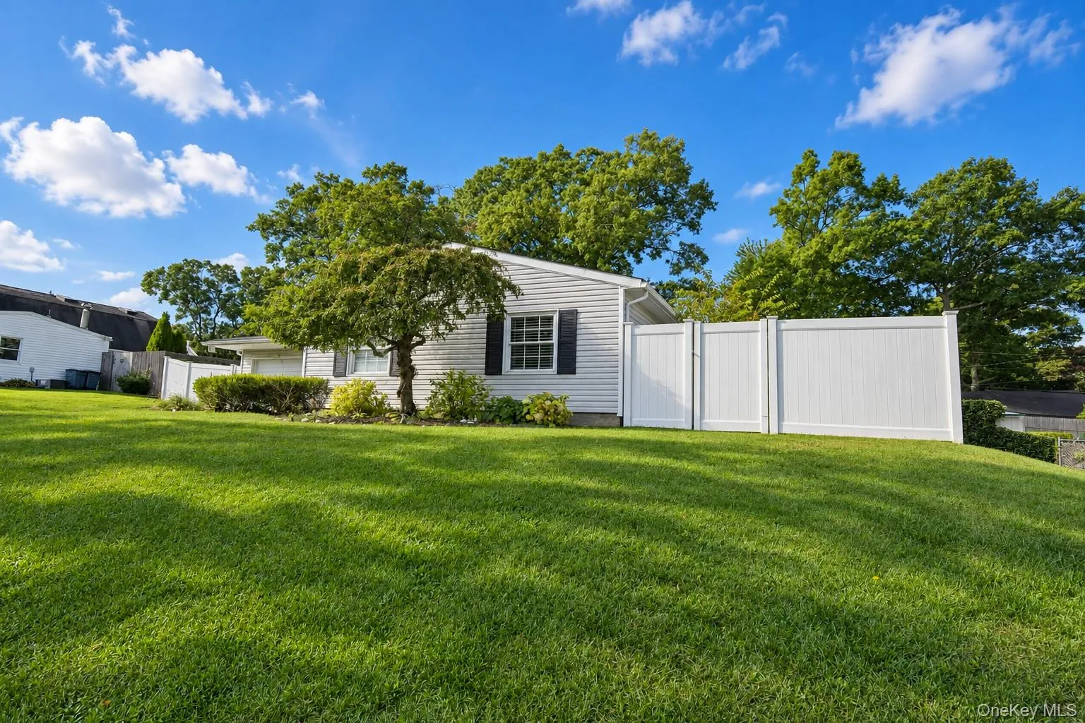 34 College Hills Drive, Brookhaven, NY, 4 Bedroom Bedrooms, 7 Room Rooms,2 BathroomBathrooms,Residential Lease,For Rent,College Hills,0,1062837 34 College Hills Drive, Brookhaven, NY, 4 Bedroom Bedrooms, 7 Room Rooms,2 BathroomBathrooms,Residential Lease,For Rent,College Hills,0,1062837