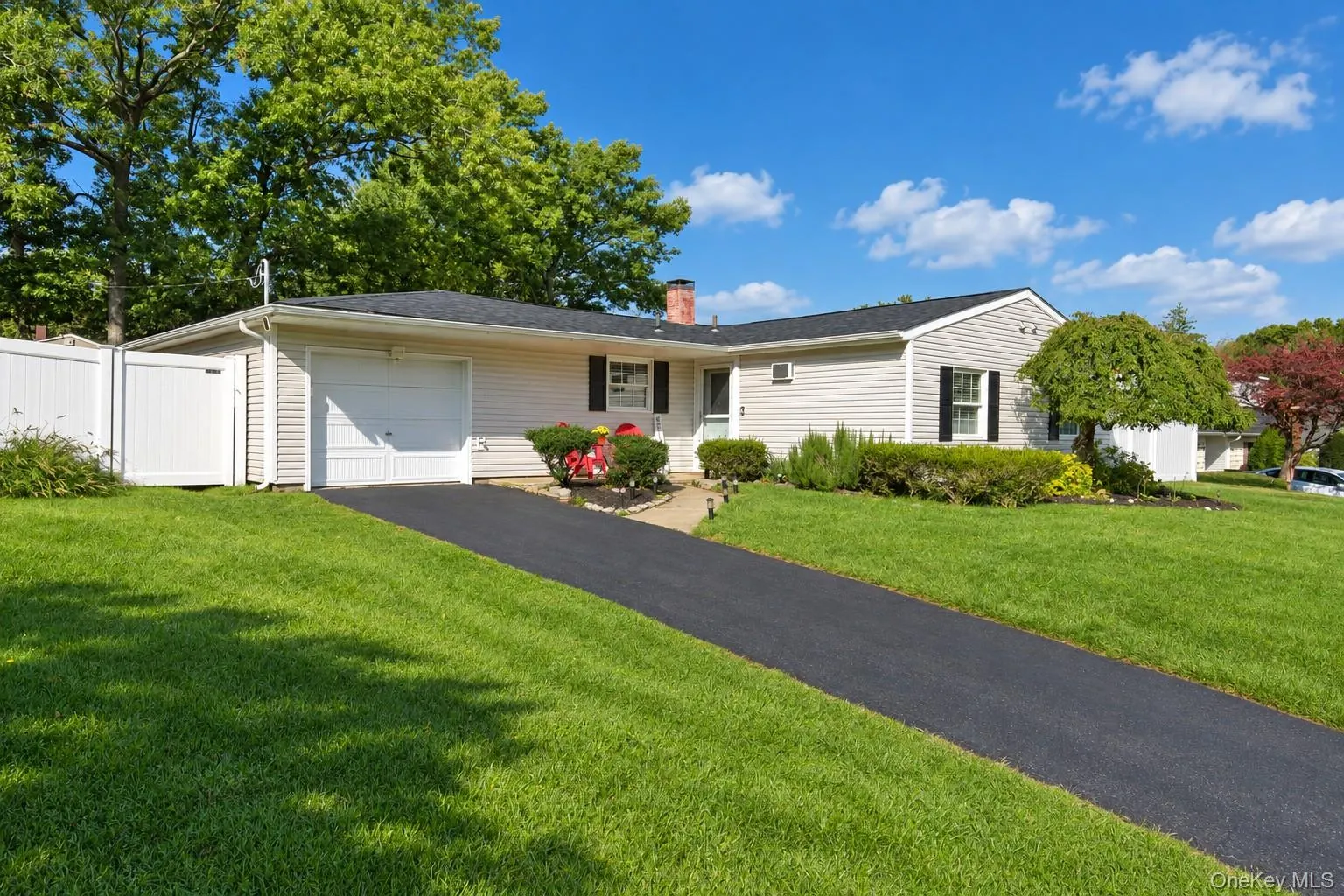 34 College Hills Drive, Brookhaven, NY, 4 Bedroom Bedrooms, 7 Room Rooms,2 BathroomBathrooms,Residential Lease,For Rent,College Hills,0,1062837 34 College Hills Drive, Brookhaven, NY, 4 Bedroom Bedrooms, 7 Room Rooms,2 BathroomBathrooms,Residential Lease,For Rent,College Hills,0,1062837