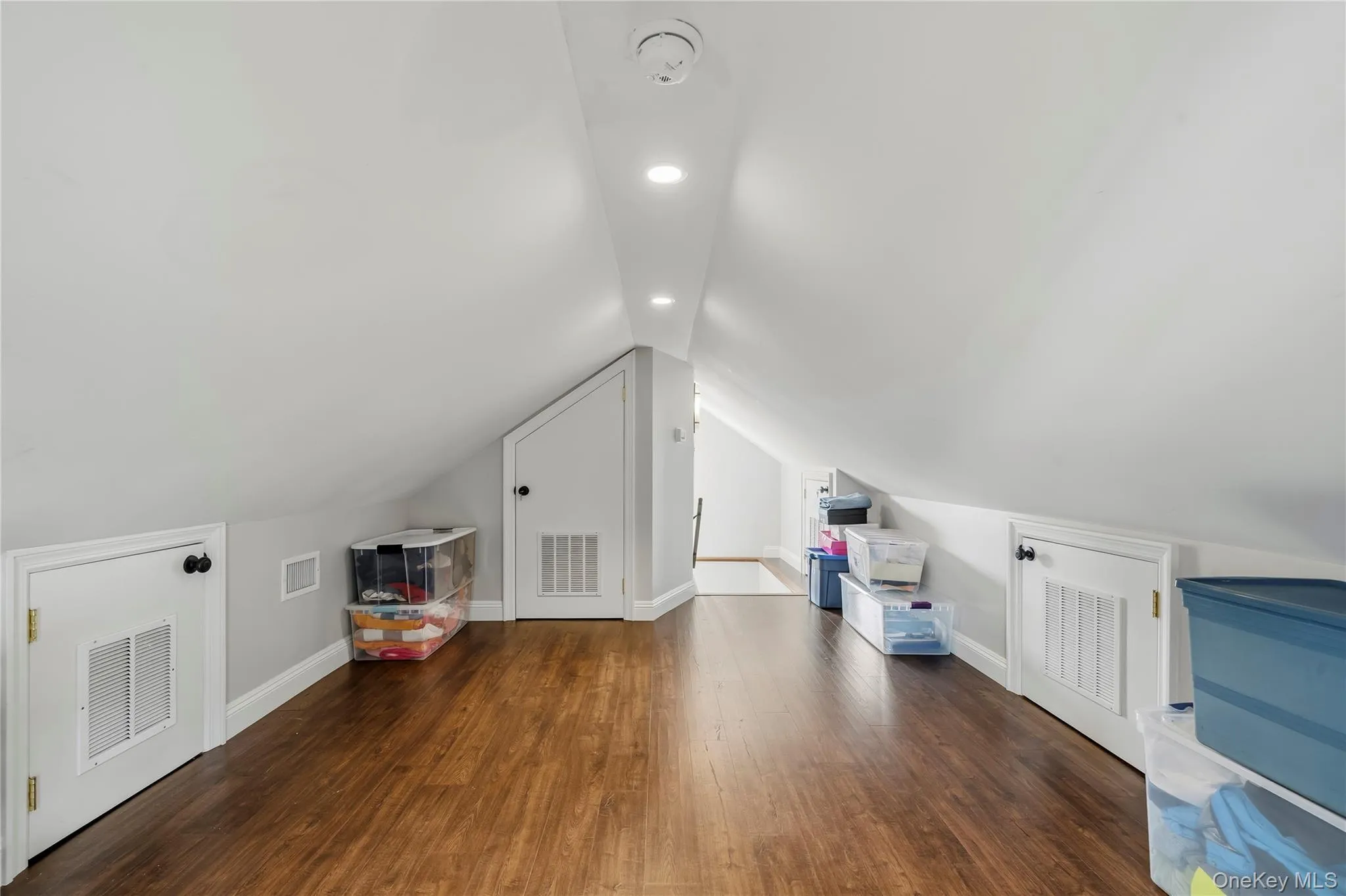 51 Lake Road, Clarkstown, NY, 4 Bedrooms Bedrooms, 9 Rooms Rooms,2 BathroomsBathrooms,Residential,For Rent,Lake,0,1062841 51 Lake Road, Clarkstown, NY, 4 Bedrooms Bedrooms, 9 Rooms Rooms,2 BathroomsBathrooms,Residential,For Rent,Lake,0,1062841